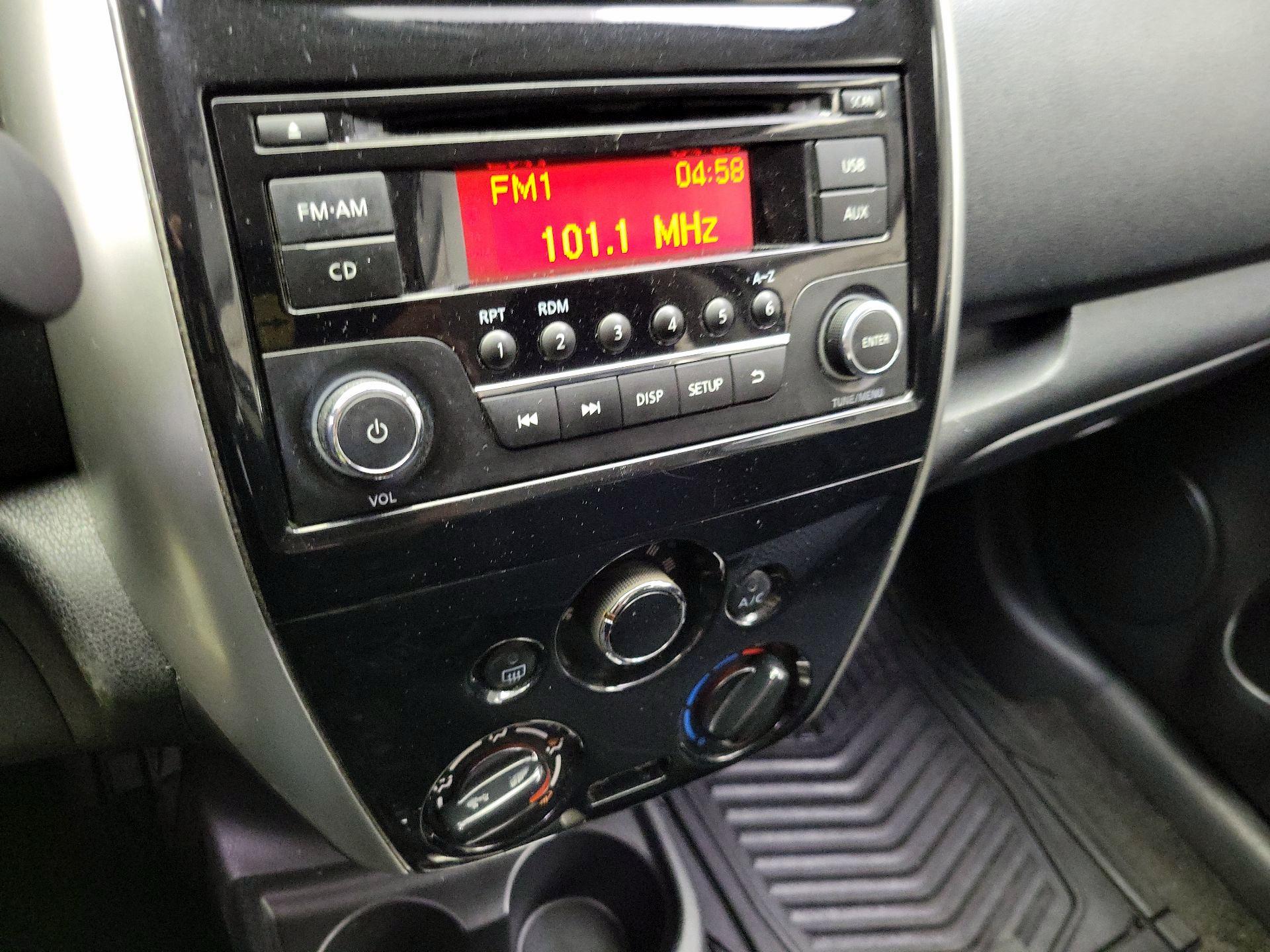 Thumbnail: 2015 Nissan Versa Note - 14