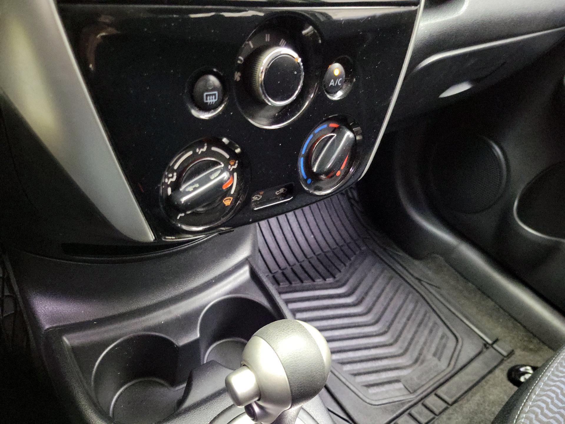 Thumbnail: 2015 Nissan Versa Note - 15