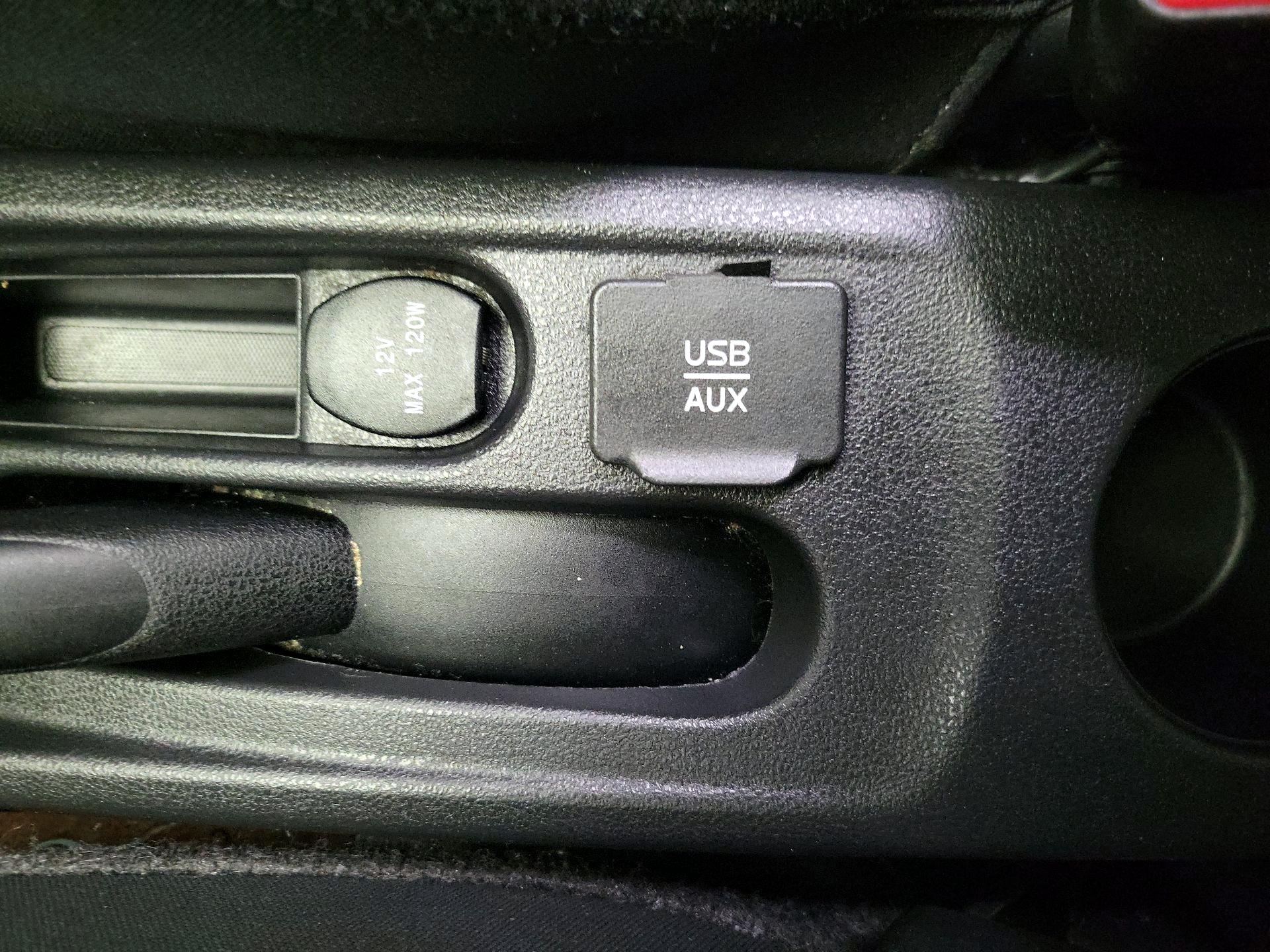 Thumbnail: 2015 Nissan Versa Note - 17