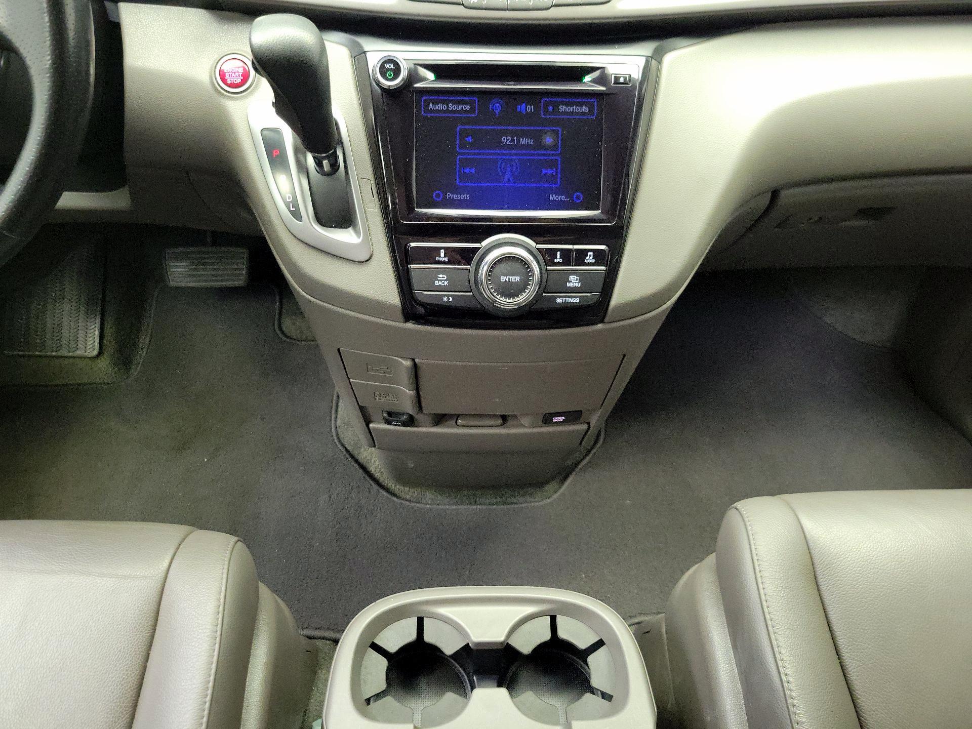 Thumbnail: 2016 Honda Odyssey - 17