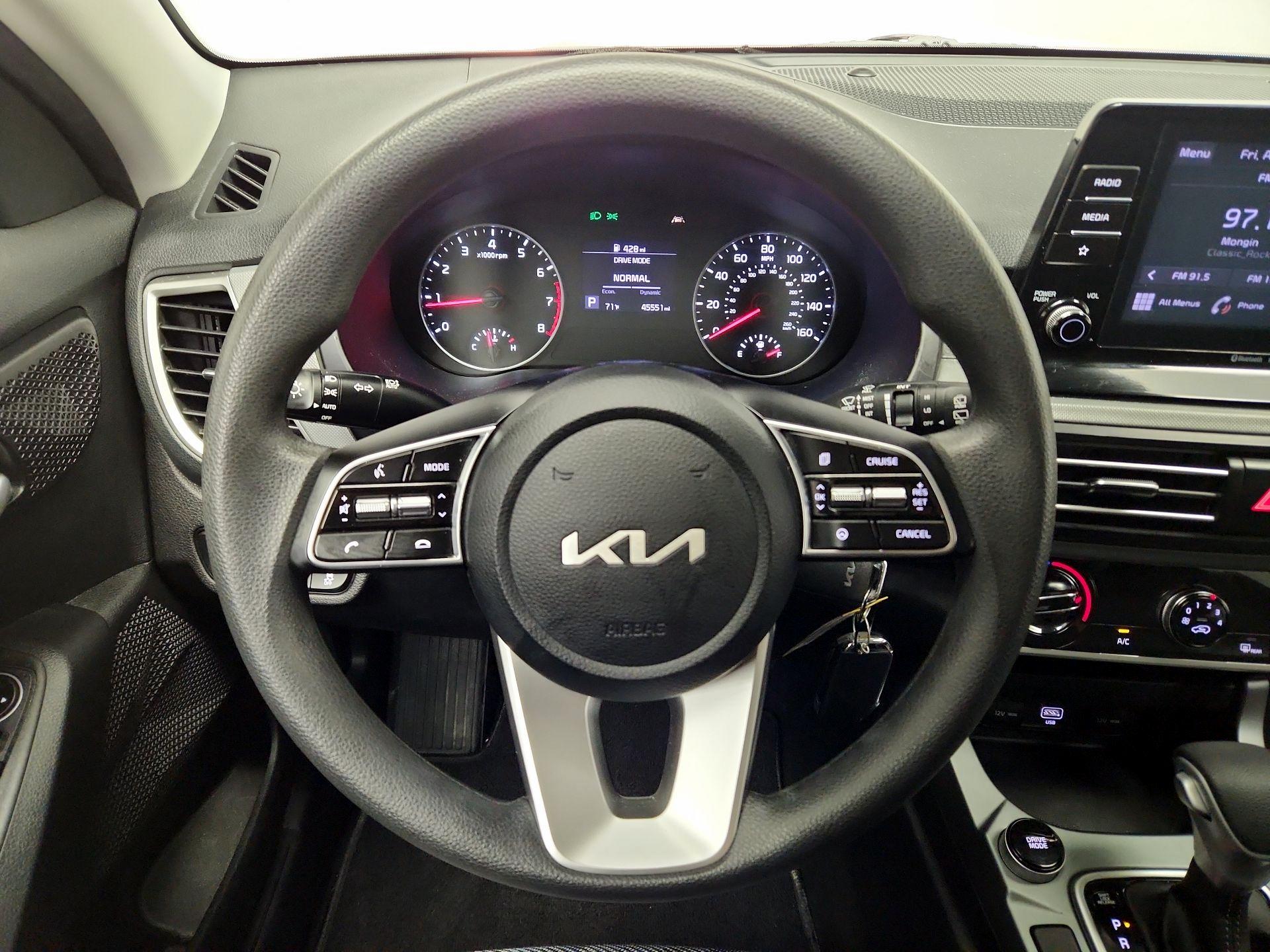 Thumbnail: 2023 Kia Seltos - 10