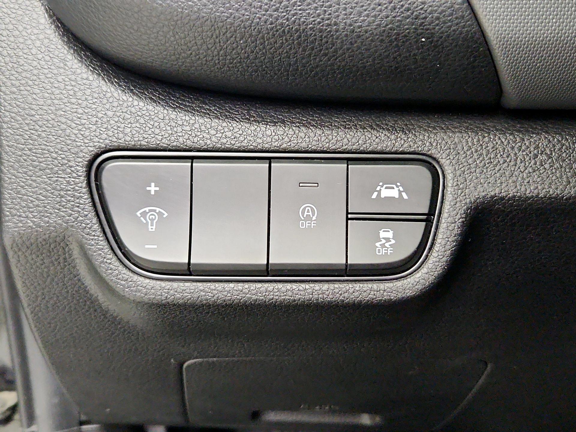 Thumbnail: 2023 Kia Seltos - 13