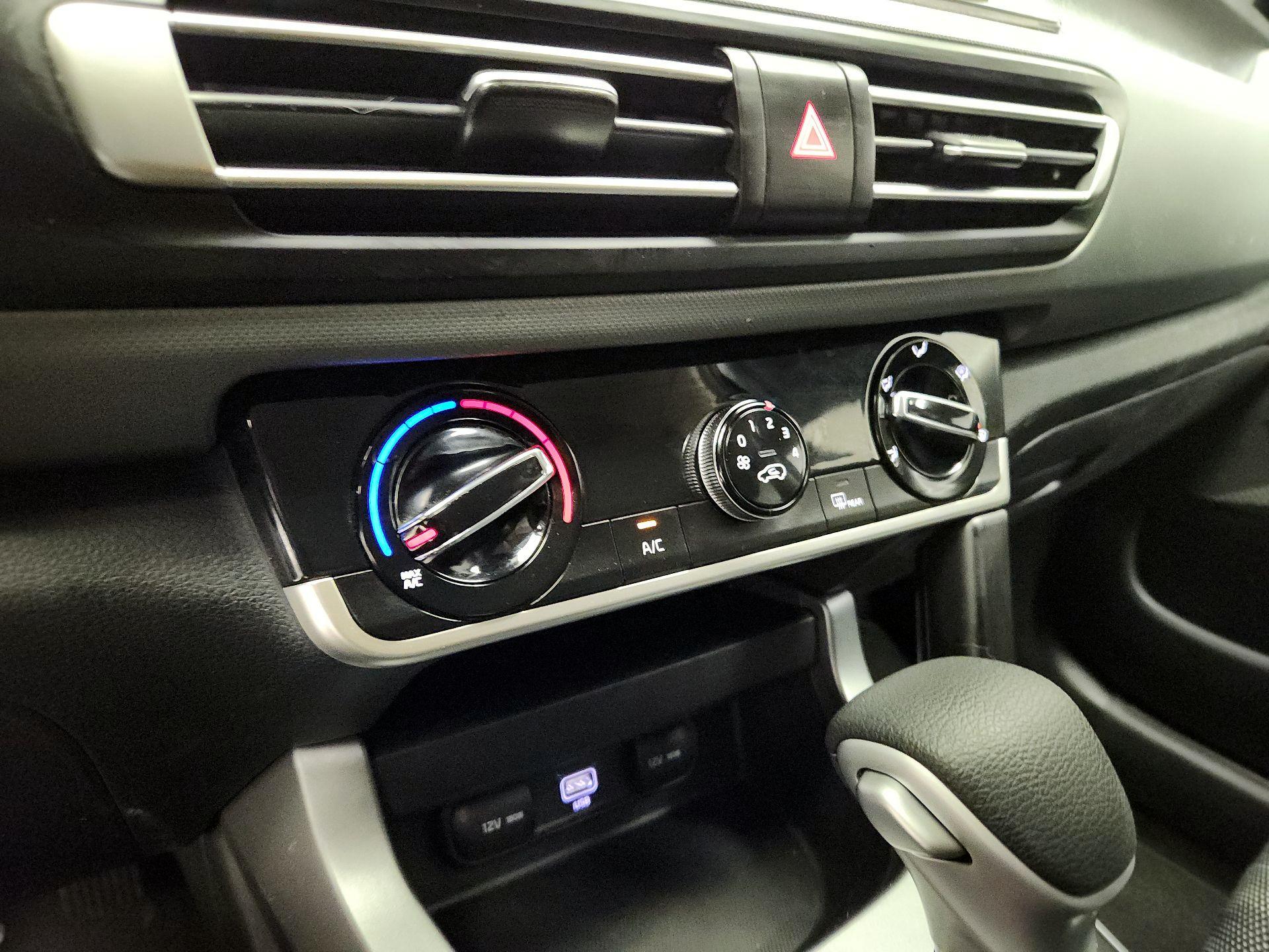 Thumbnail: 2023 Kia Seltos - 16