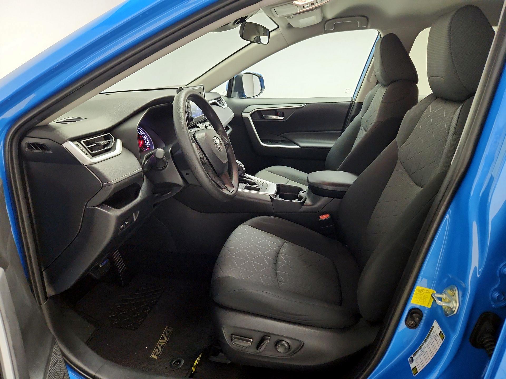 Thumbnail: 2020 Toyota RAV4 - 11