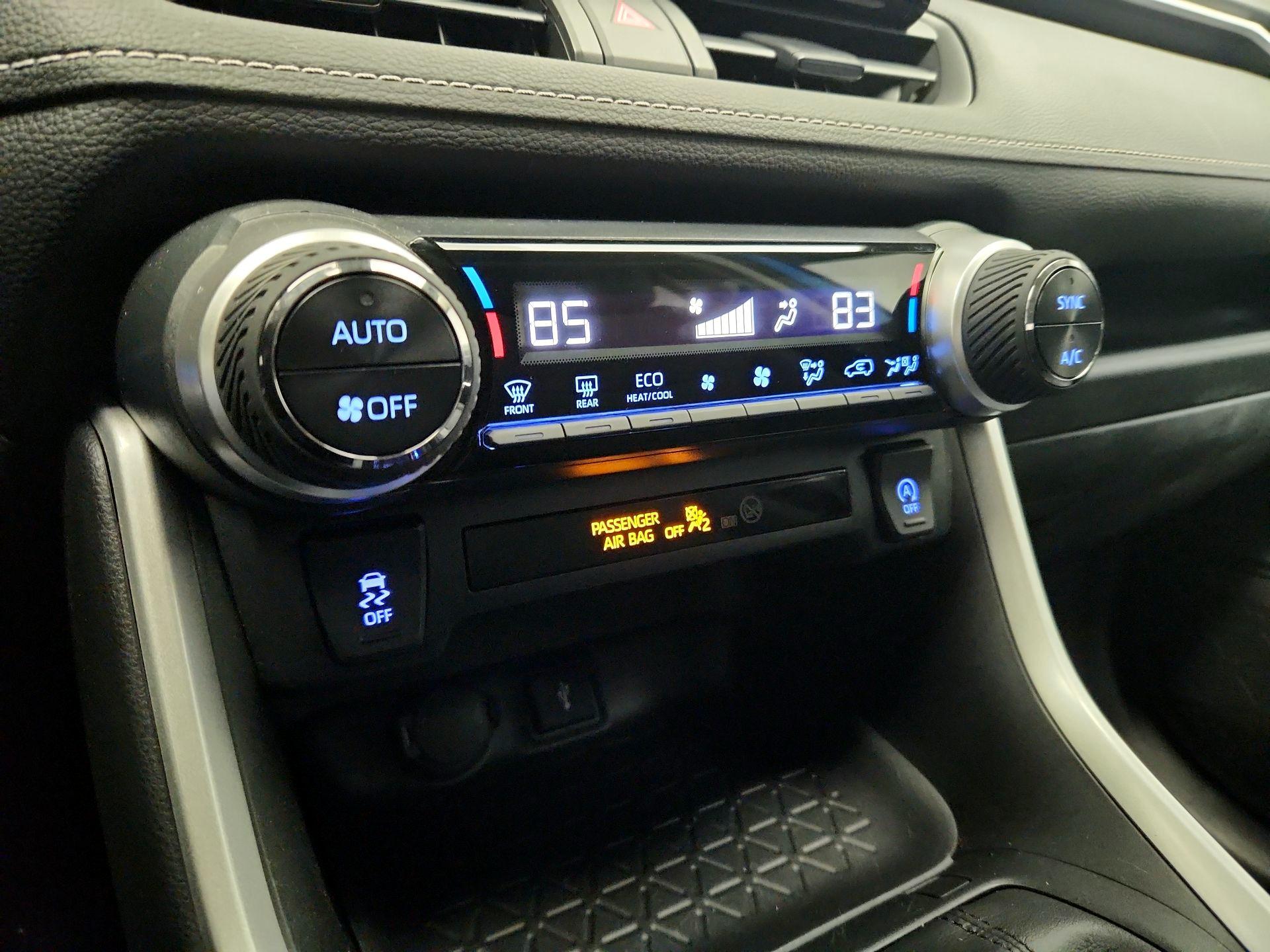 Thumbnail: 2020 Toyota RAV4 - 16