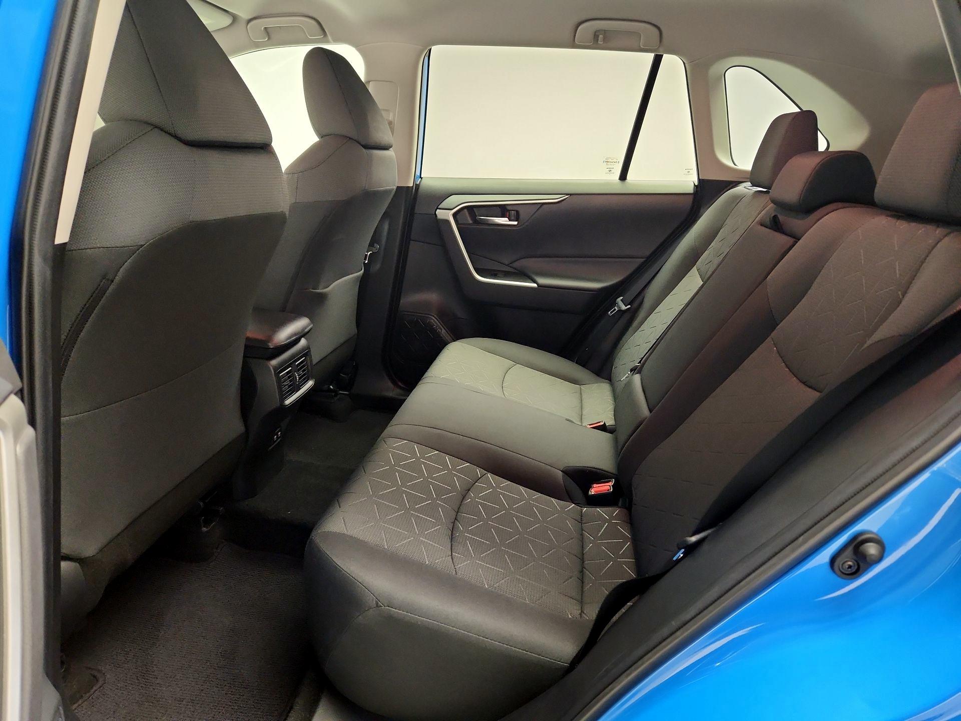 Thumbnail: 2020 Toyota RAV4 - 19