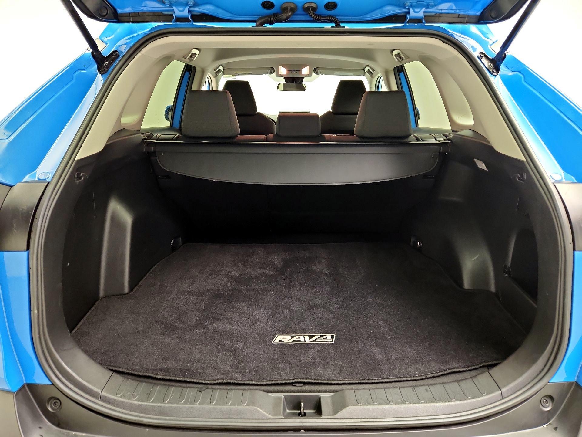 Thumbnail: 2020 Toyota RAV4 - 20