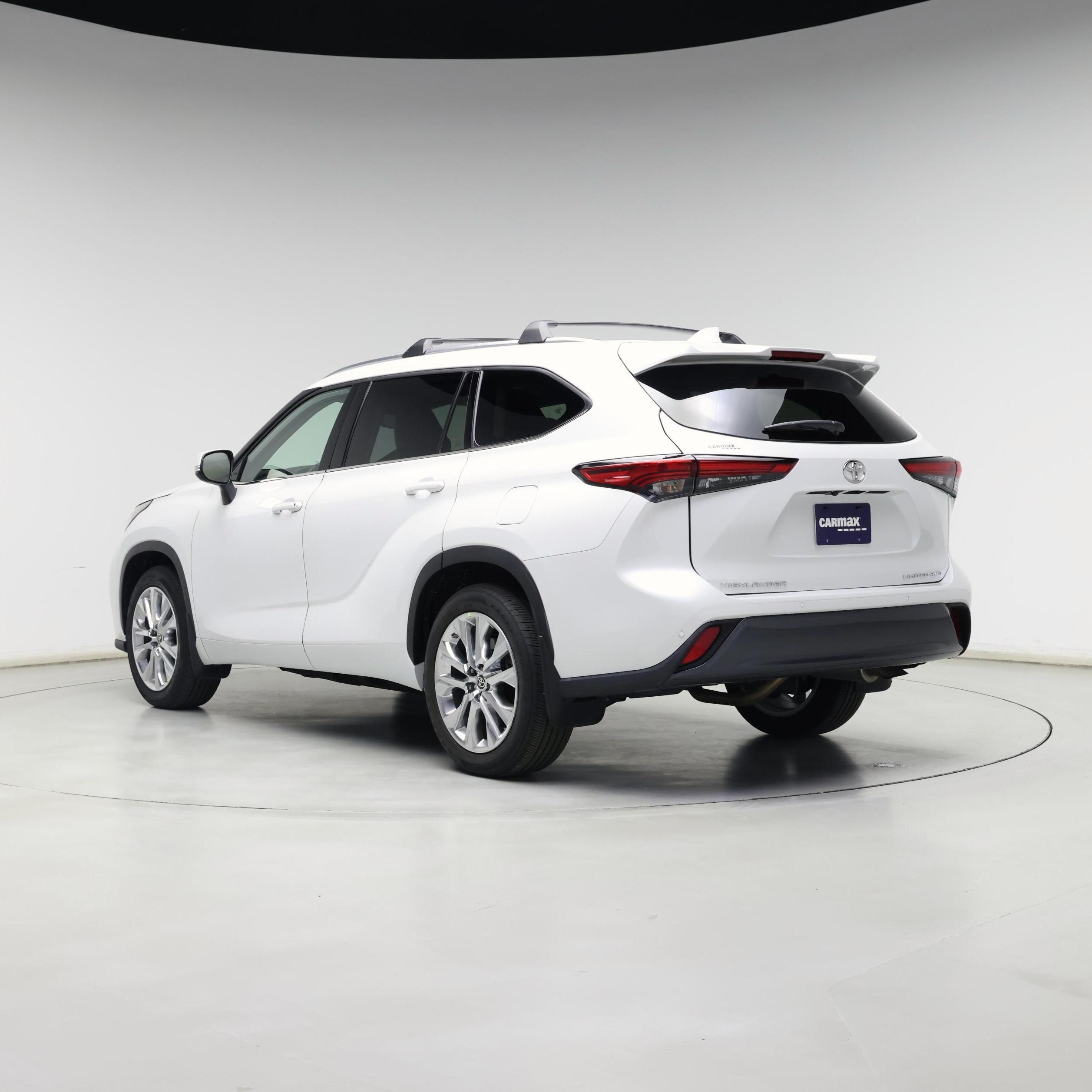 Thumbnail: 2023 Toyota Highlander - 2