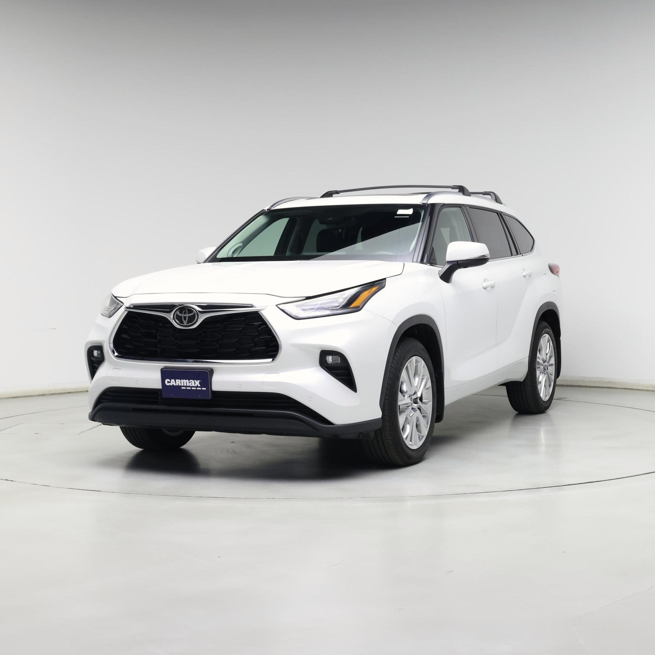 Thumbnail: 2023 Toyota Highlander - 4