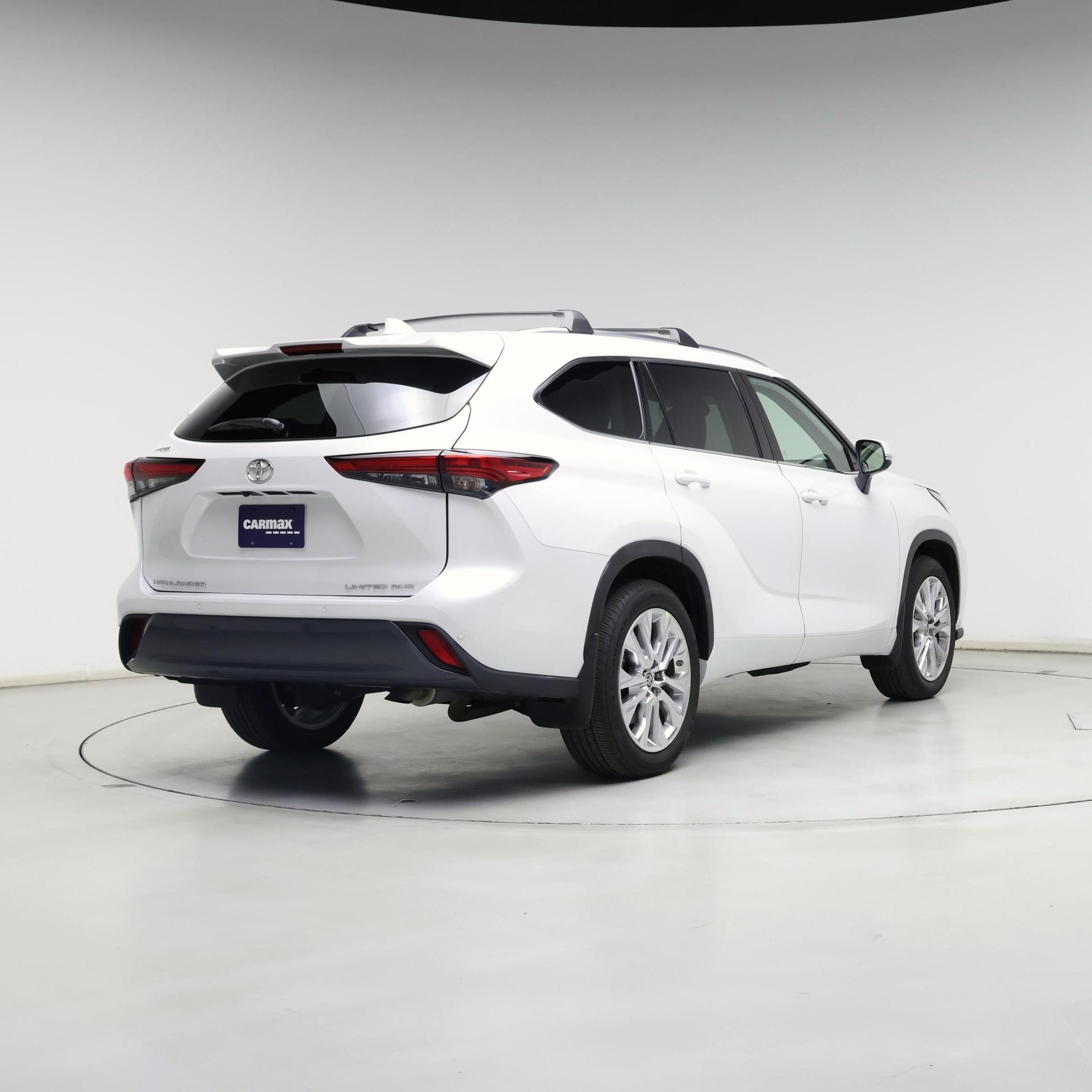 Thumbnail: 2023 Toyota Highlander - 8