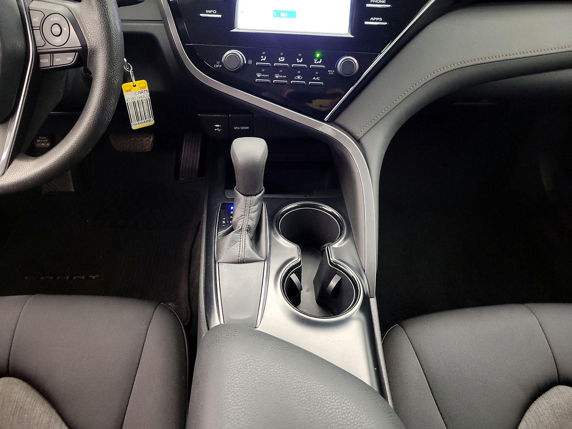 Thumbnail: 2018 Toyota Camry - 17