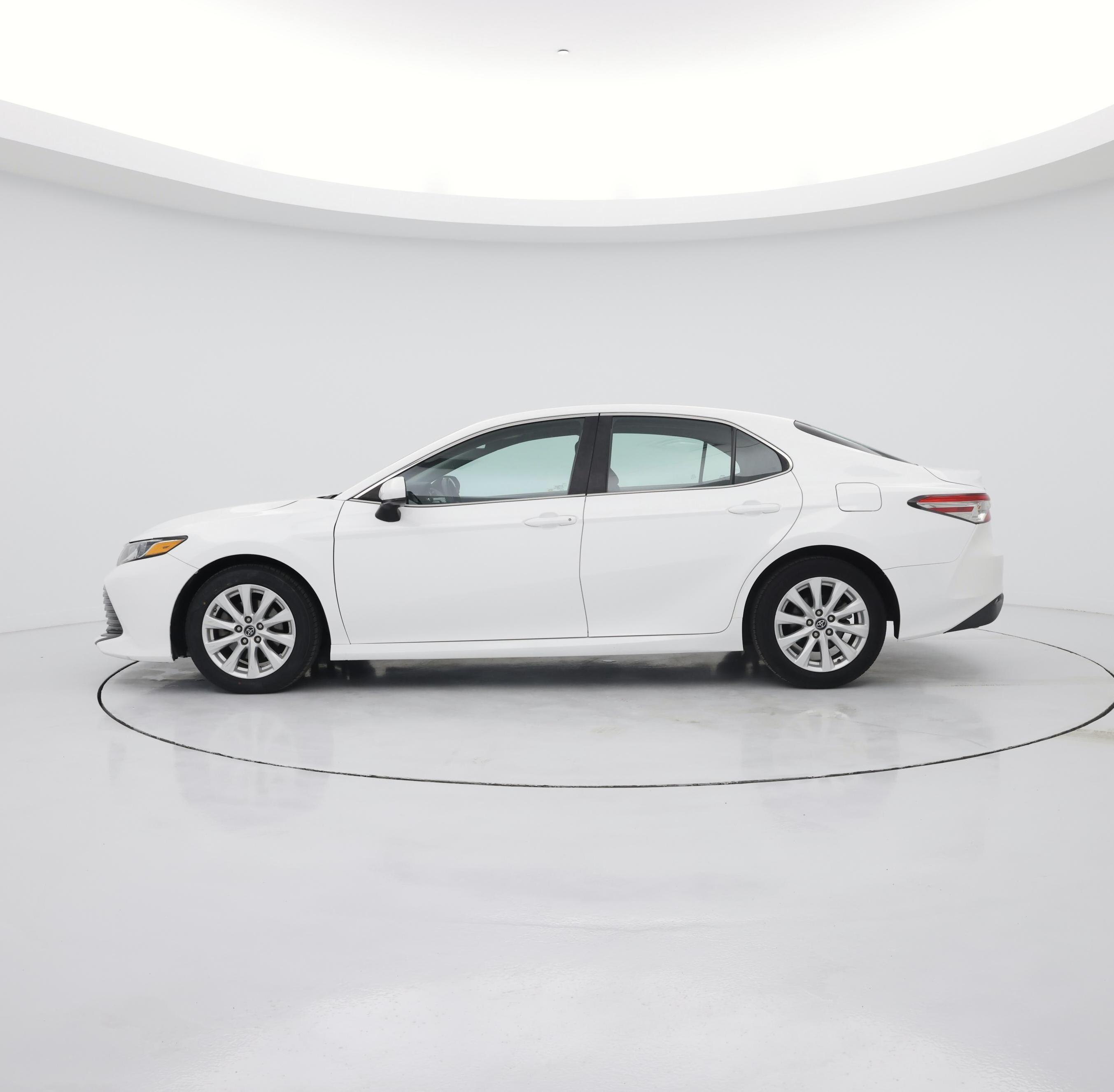 Thumbnail: 2018 Toyota Camry - 3