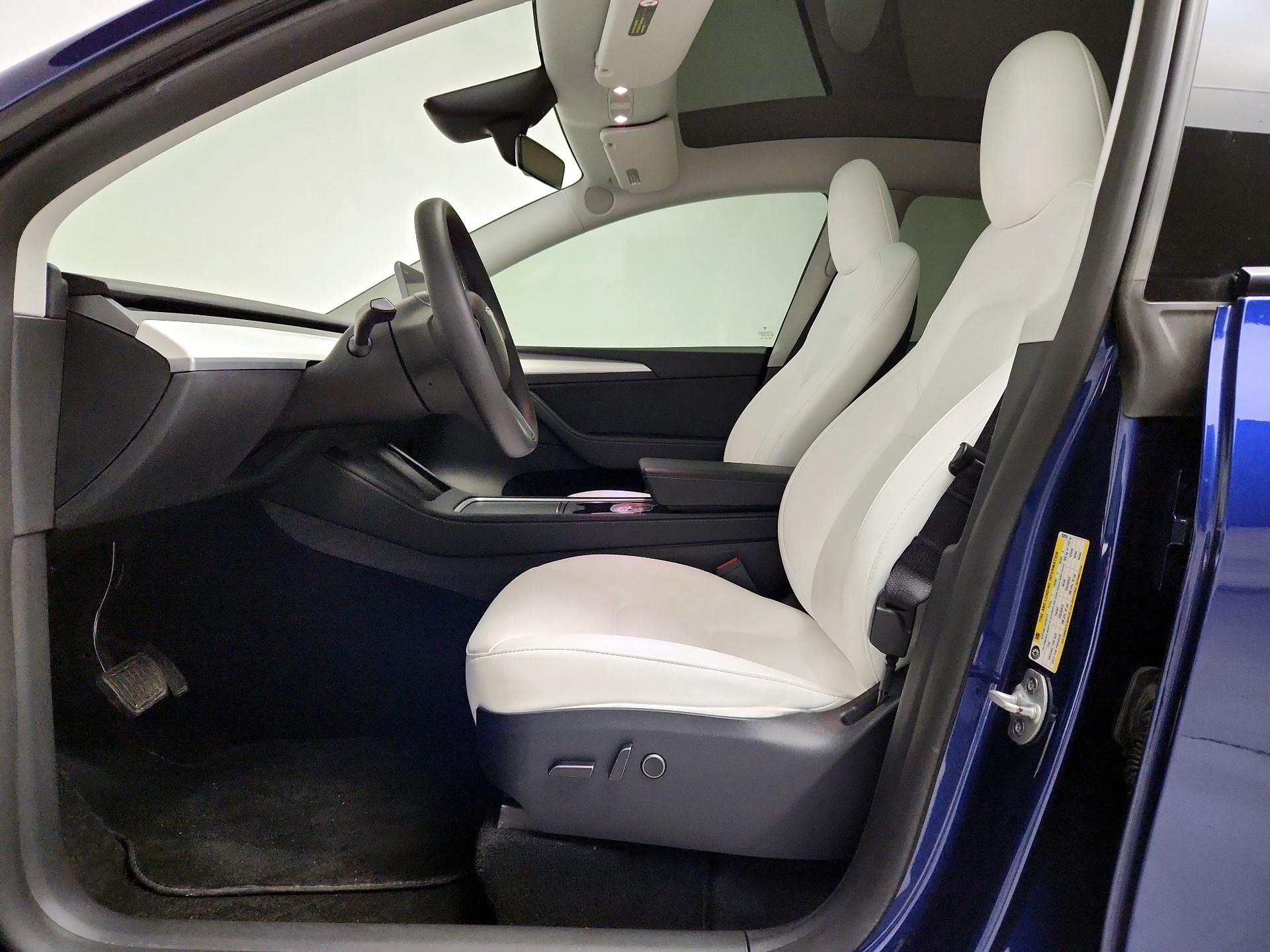 Thumbnail: 2023 Tesla Model Y - 11