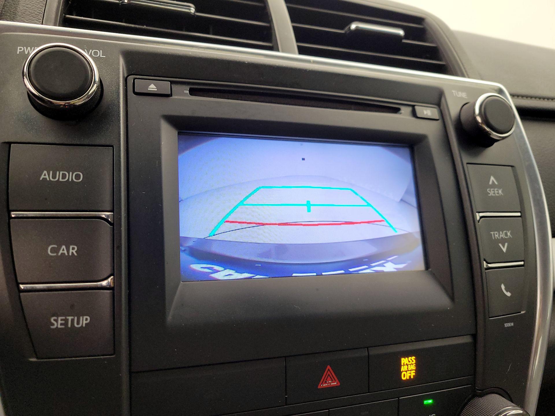 Thumbnail: 2016 Toyota Camry - 14