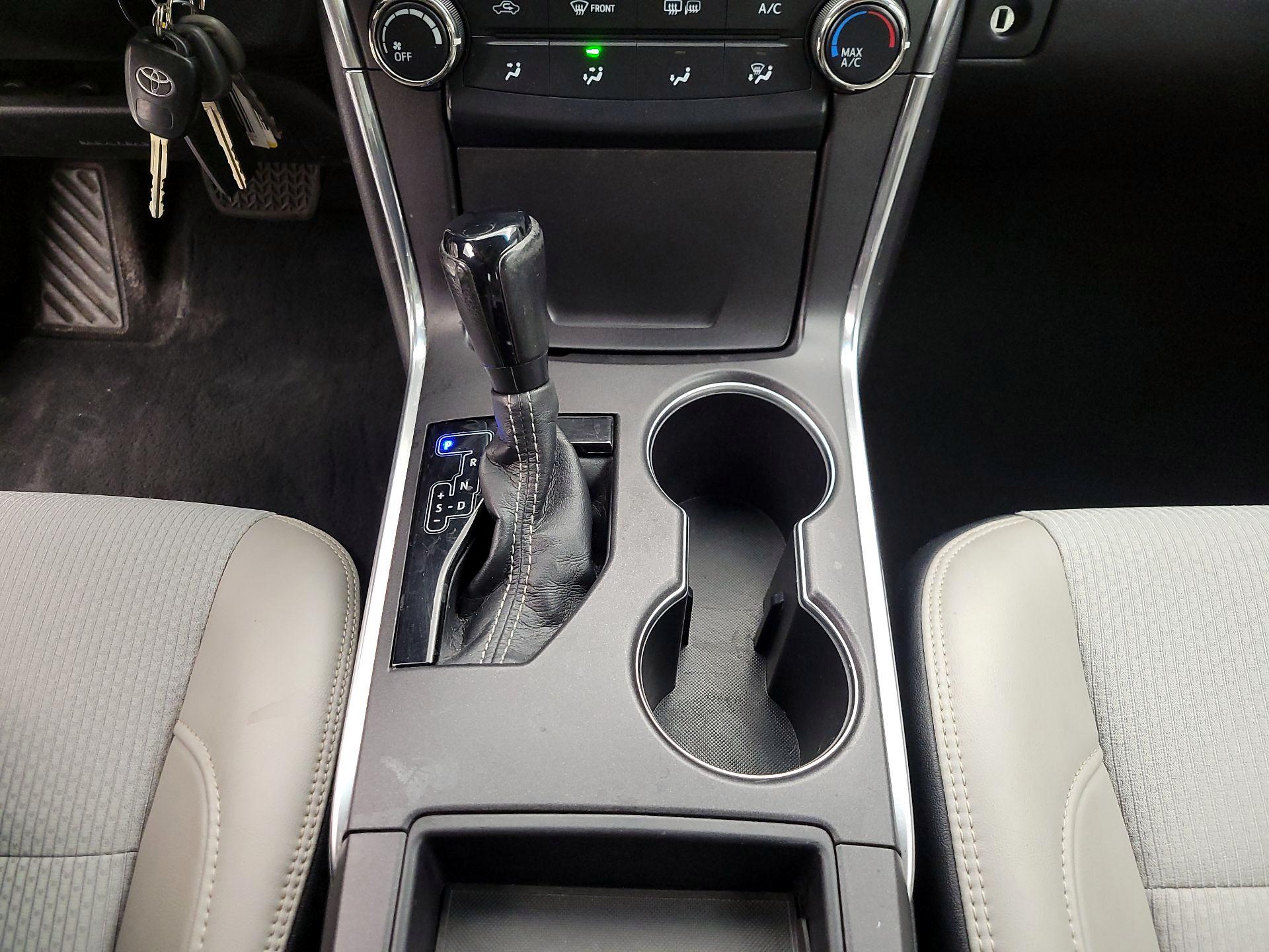 Thumbnail: 2016 Toyota Camry - 17