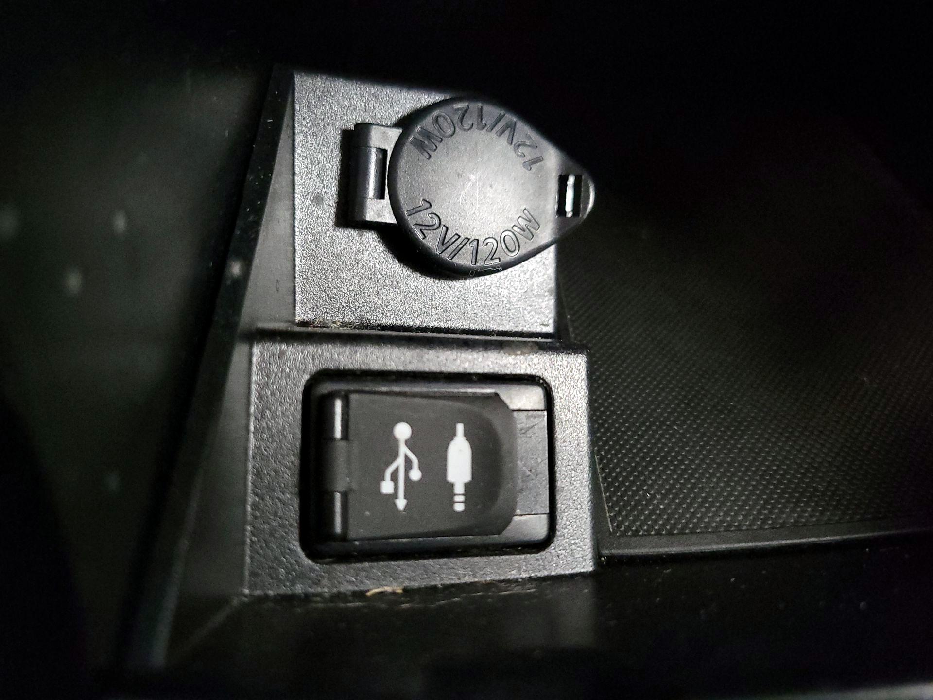 Thumbnail: 2016 Toyota Camry - 18