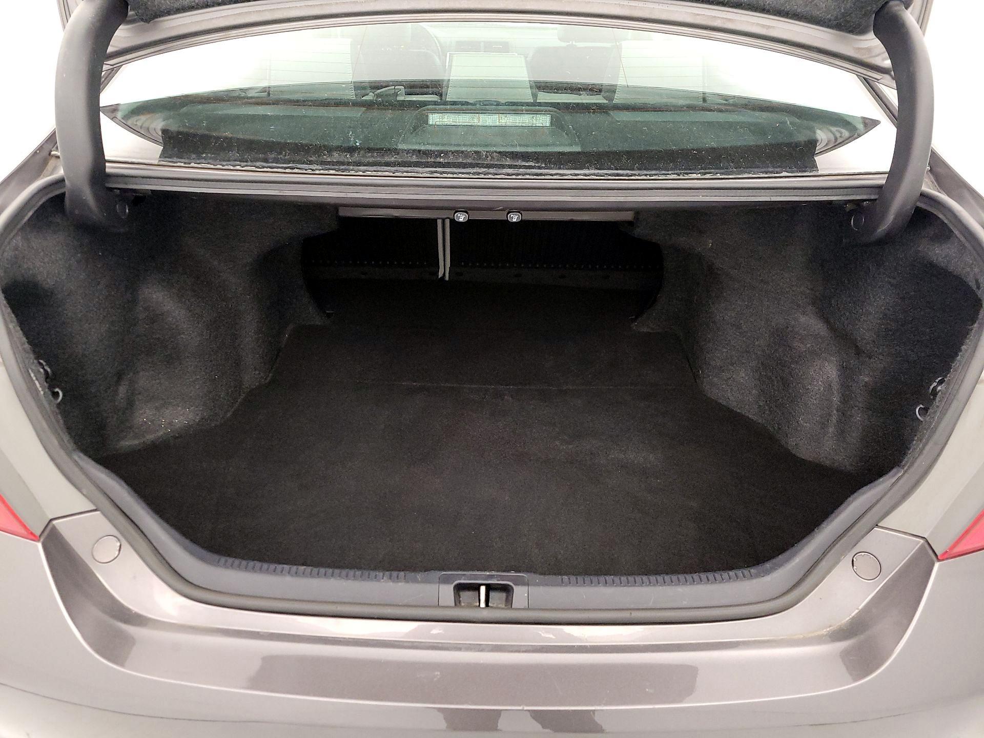 Thumbnail: 2016 Toyota Camry - 20