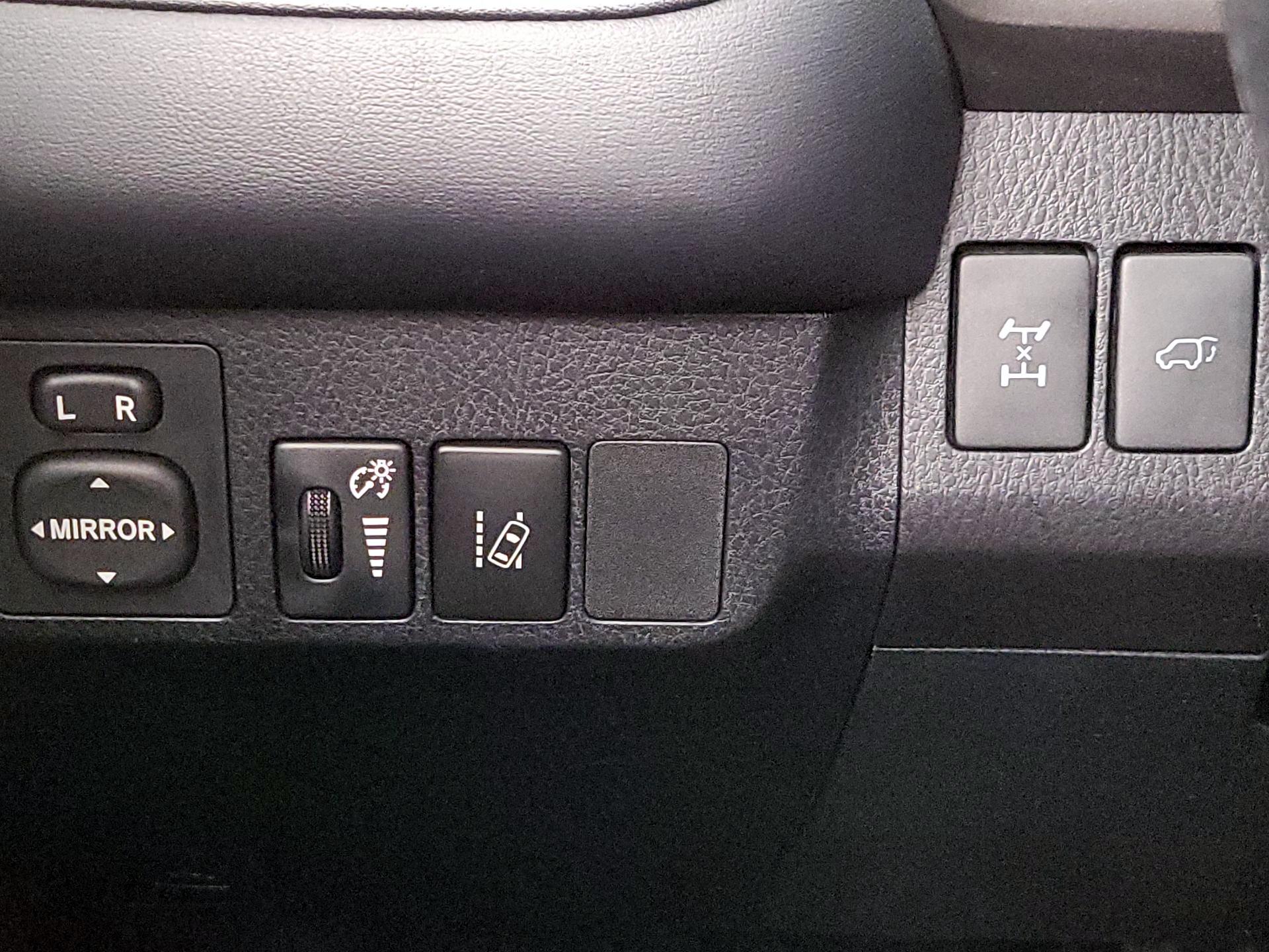 Thumbnail: 2017 Toyota RAV4 - 13