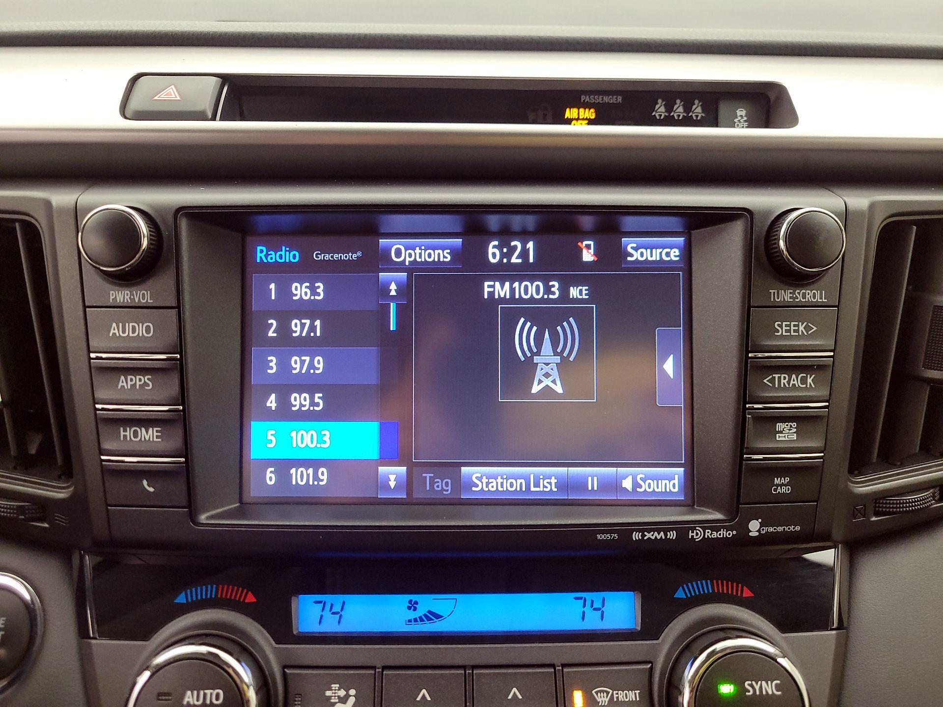 Thumbnail: 2017 Toyota RAV4 - 15