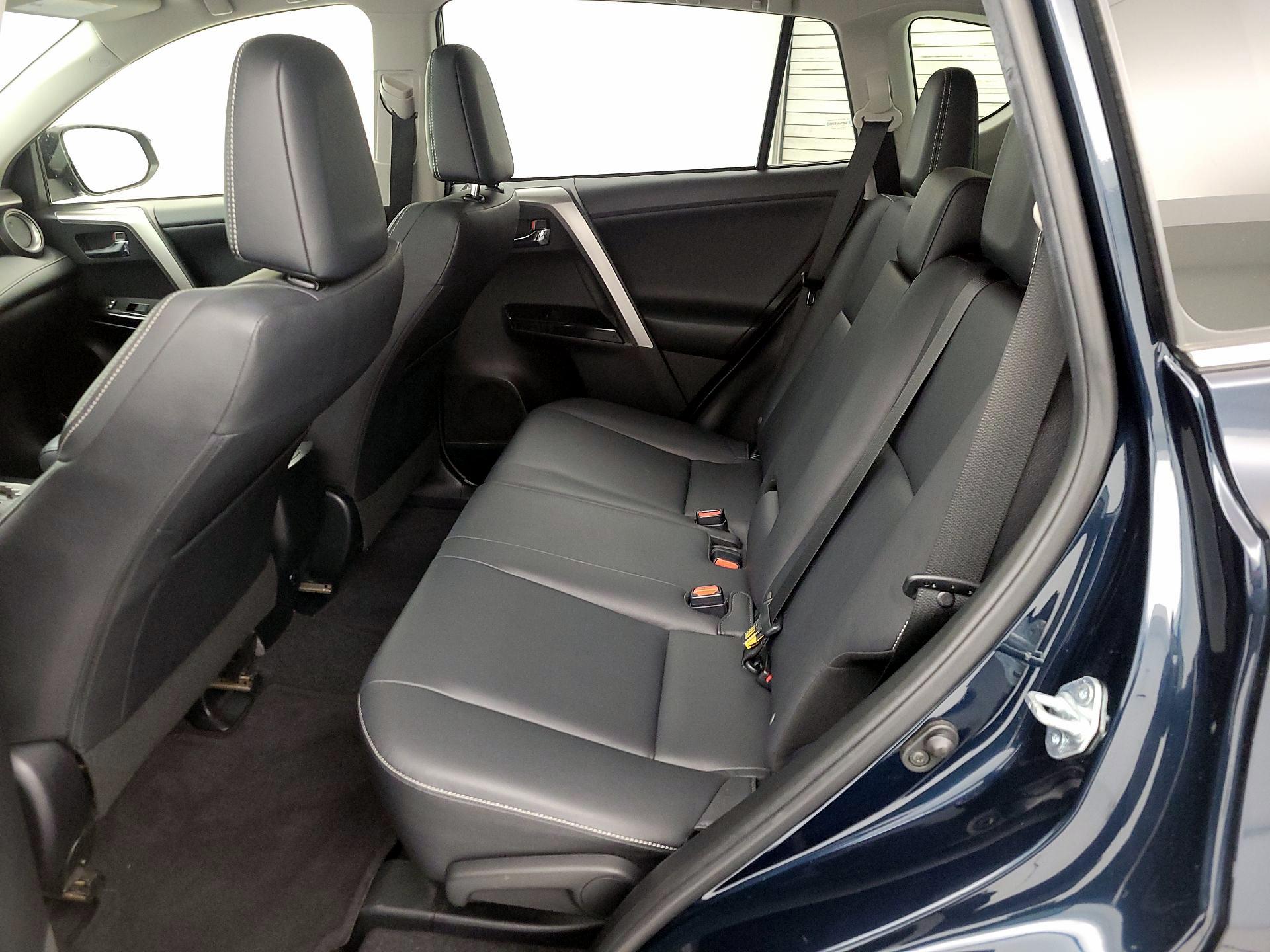 Thumbnail: 2017 Toyota RAV4 - 20