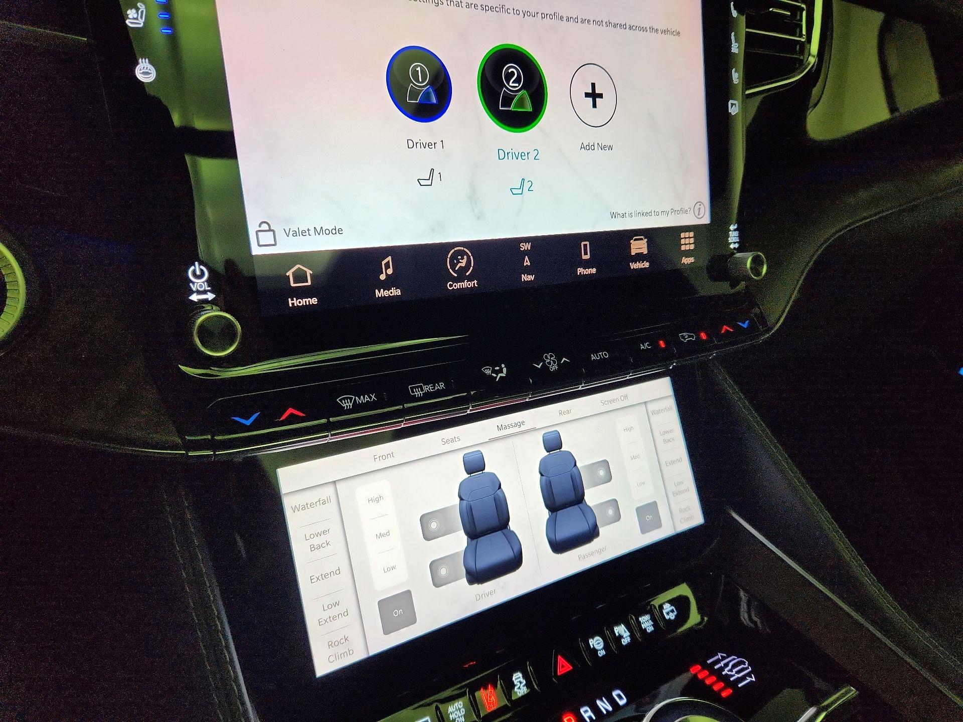 Thumbnail: 2022 Jeep Grand Wagoneer - 17