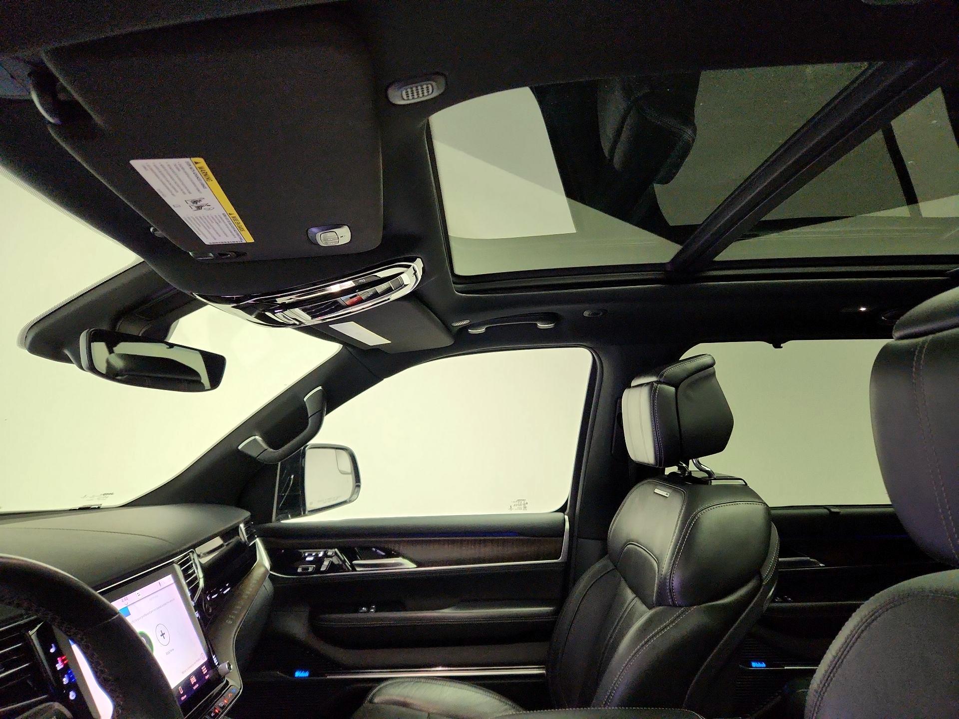 Thumbnail: 2022 Jeep Grand Wagoneer - 20