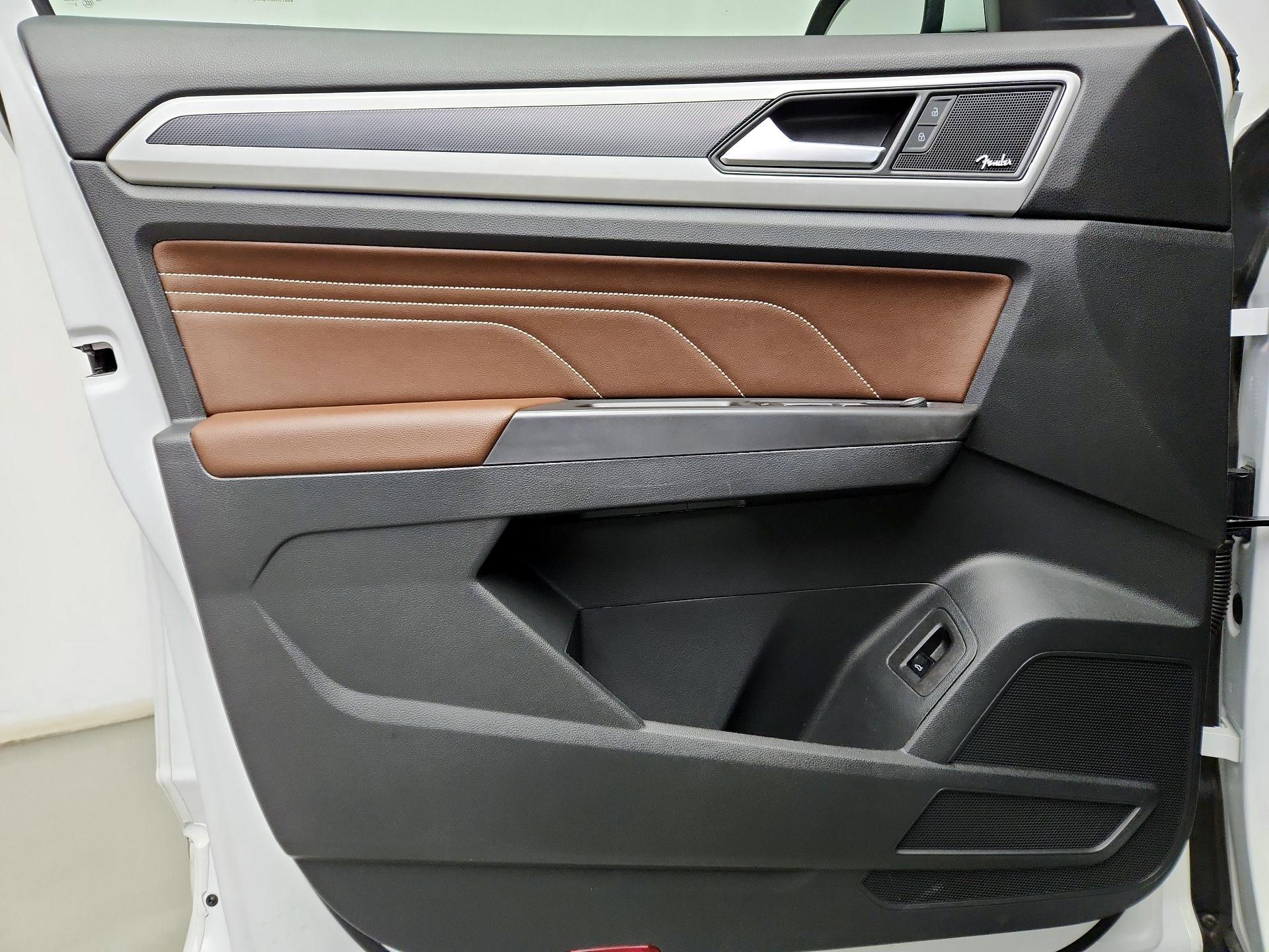 Thumbnail: 2023 Volkswagen Atlas - 12