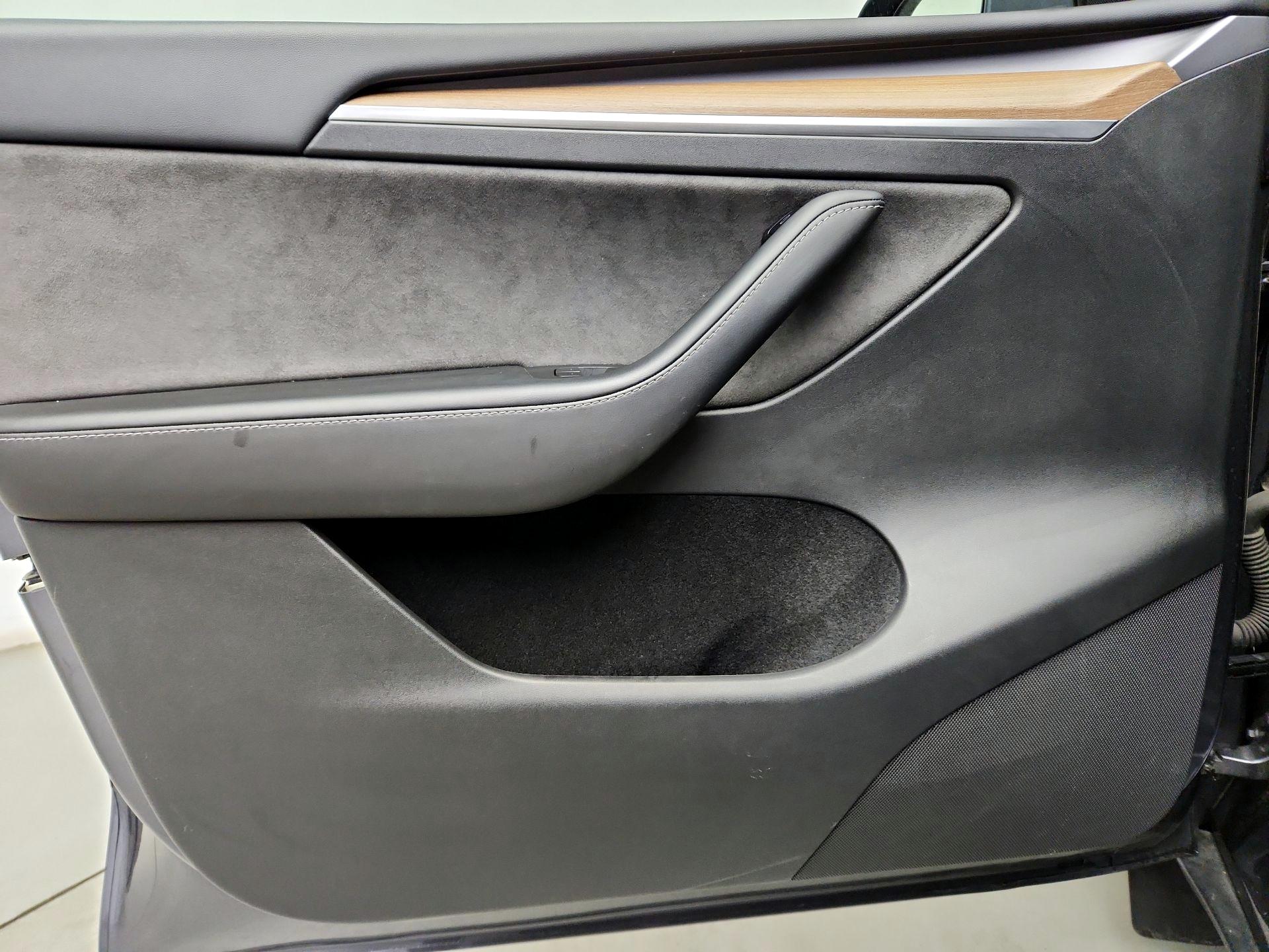 Thumbnail: 2023 Tesla Model Y - 12