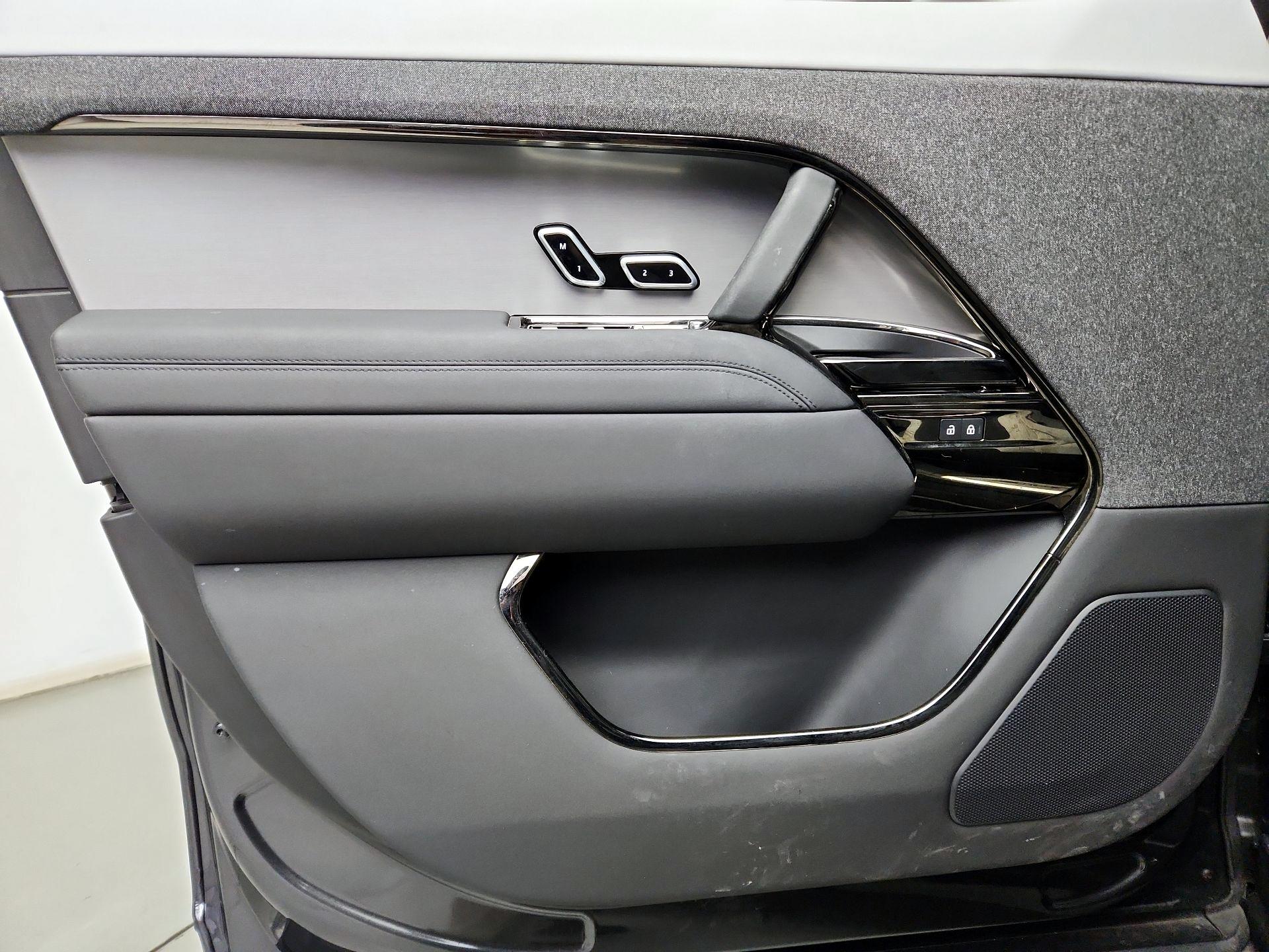 Thumbnail: 2023 Land Rover Range Rover Sport - 12