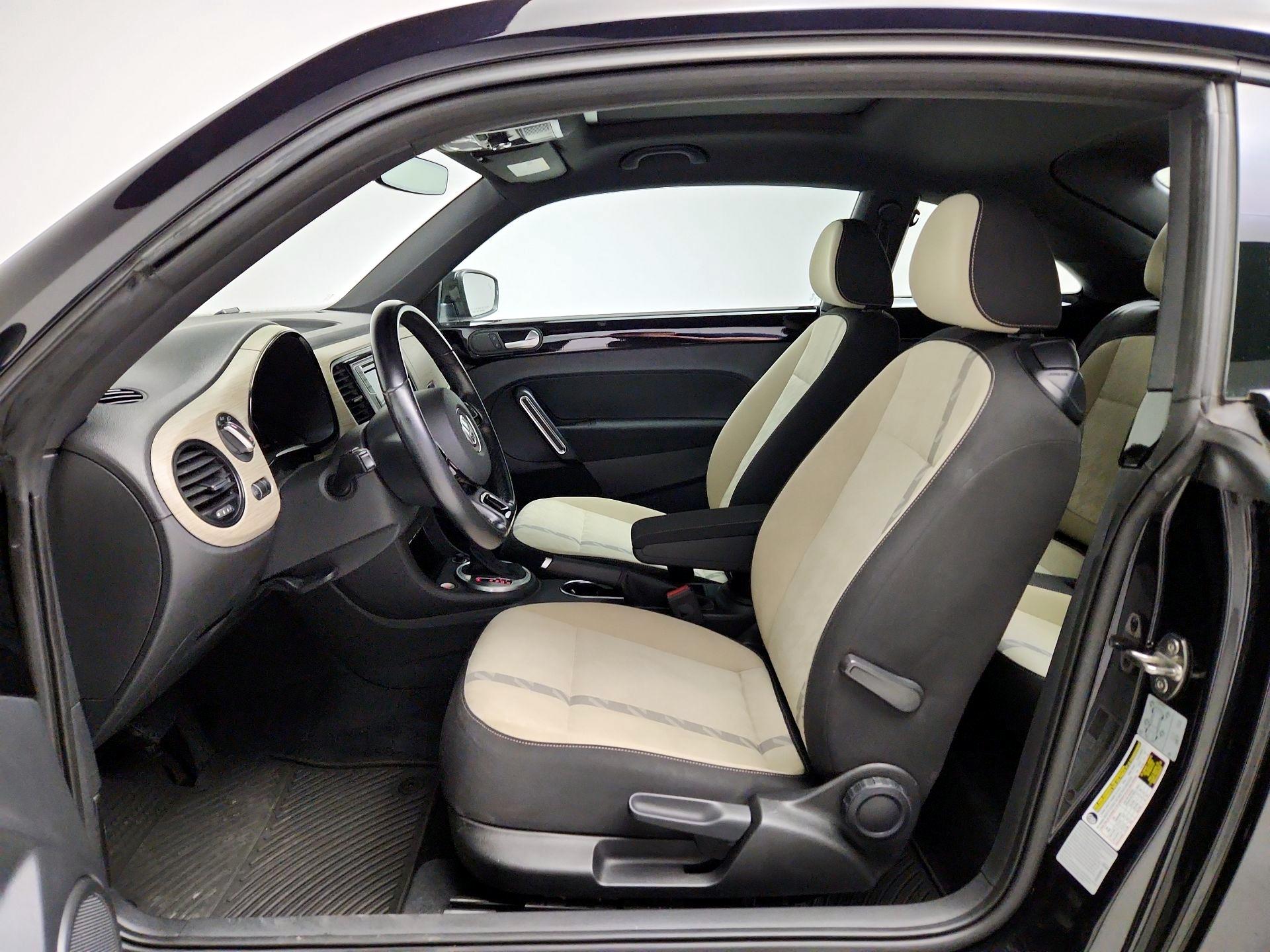Thumbnail: 2018 Volkswagen Beetle - 11