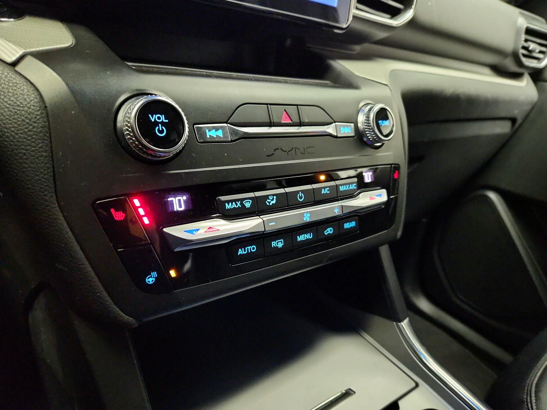 Thumbnail: 2020 Ford Explorer - 16