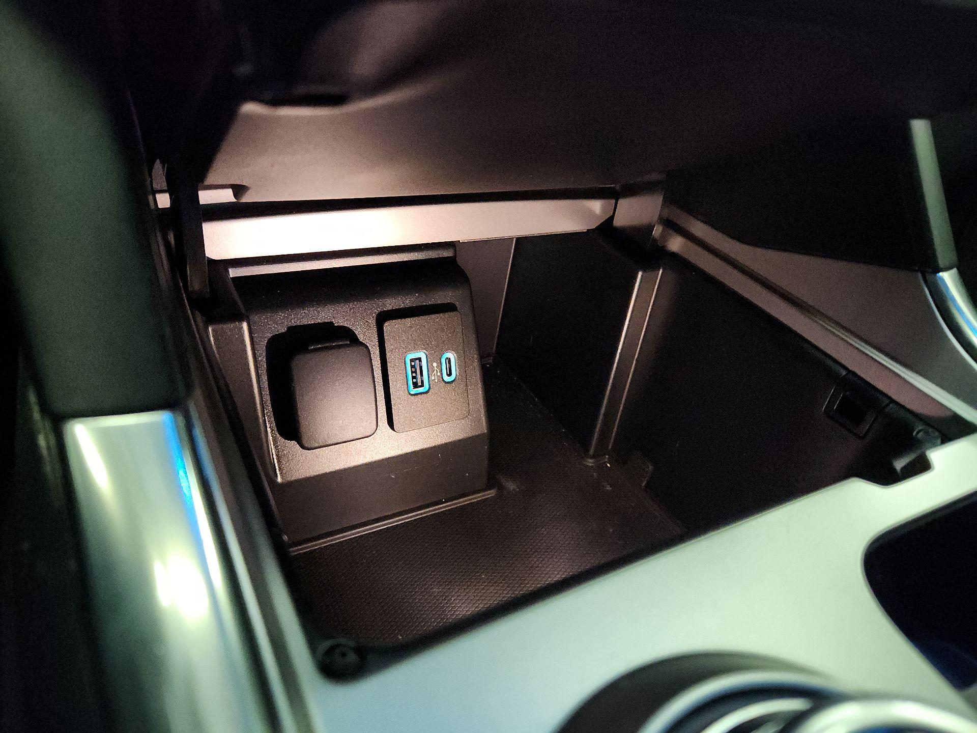 Thumbnail: 2020 Ford Explorer - 18