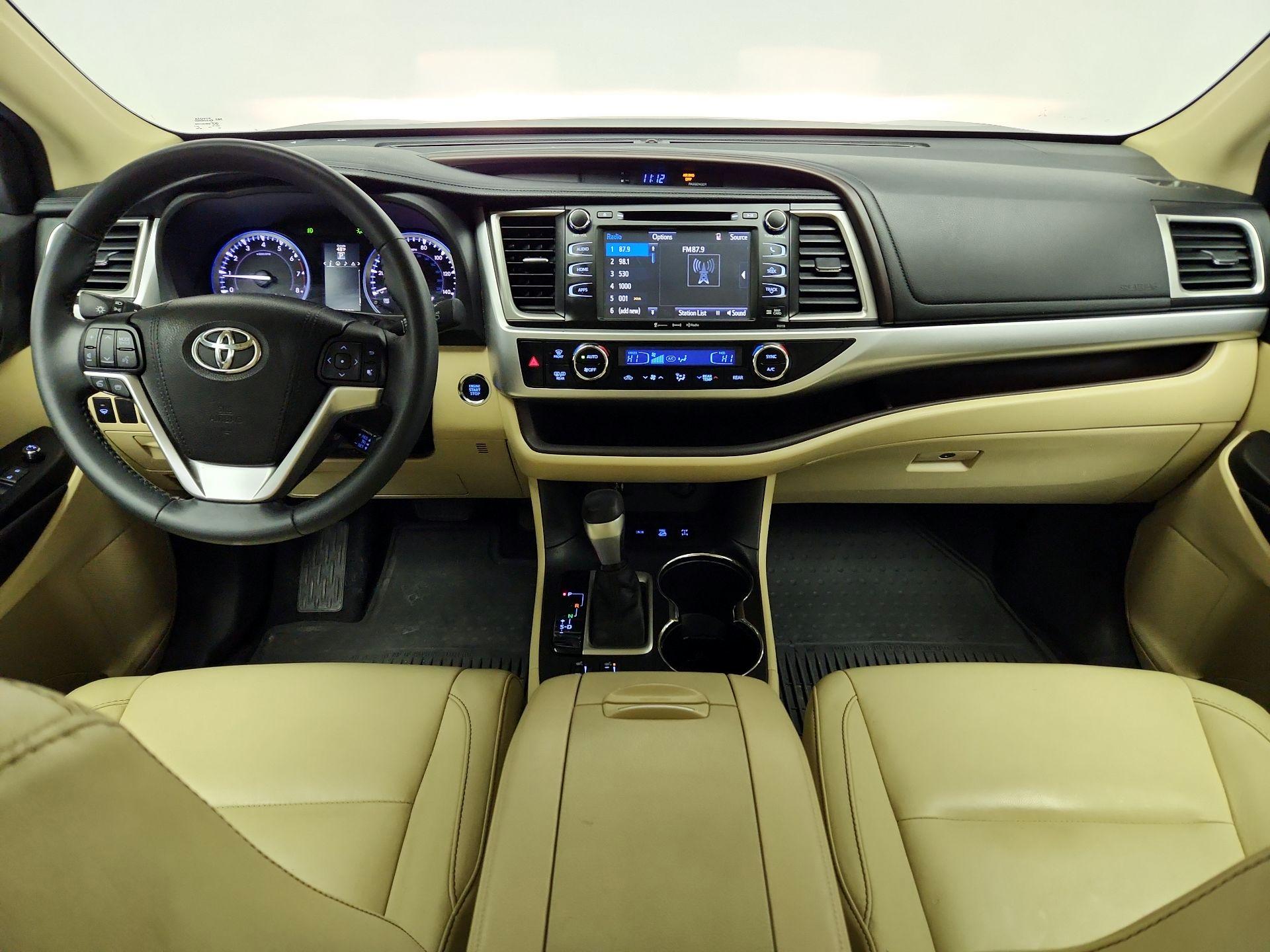 Thumbnail: 2016 Toyota Highlander - 9
