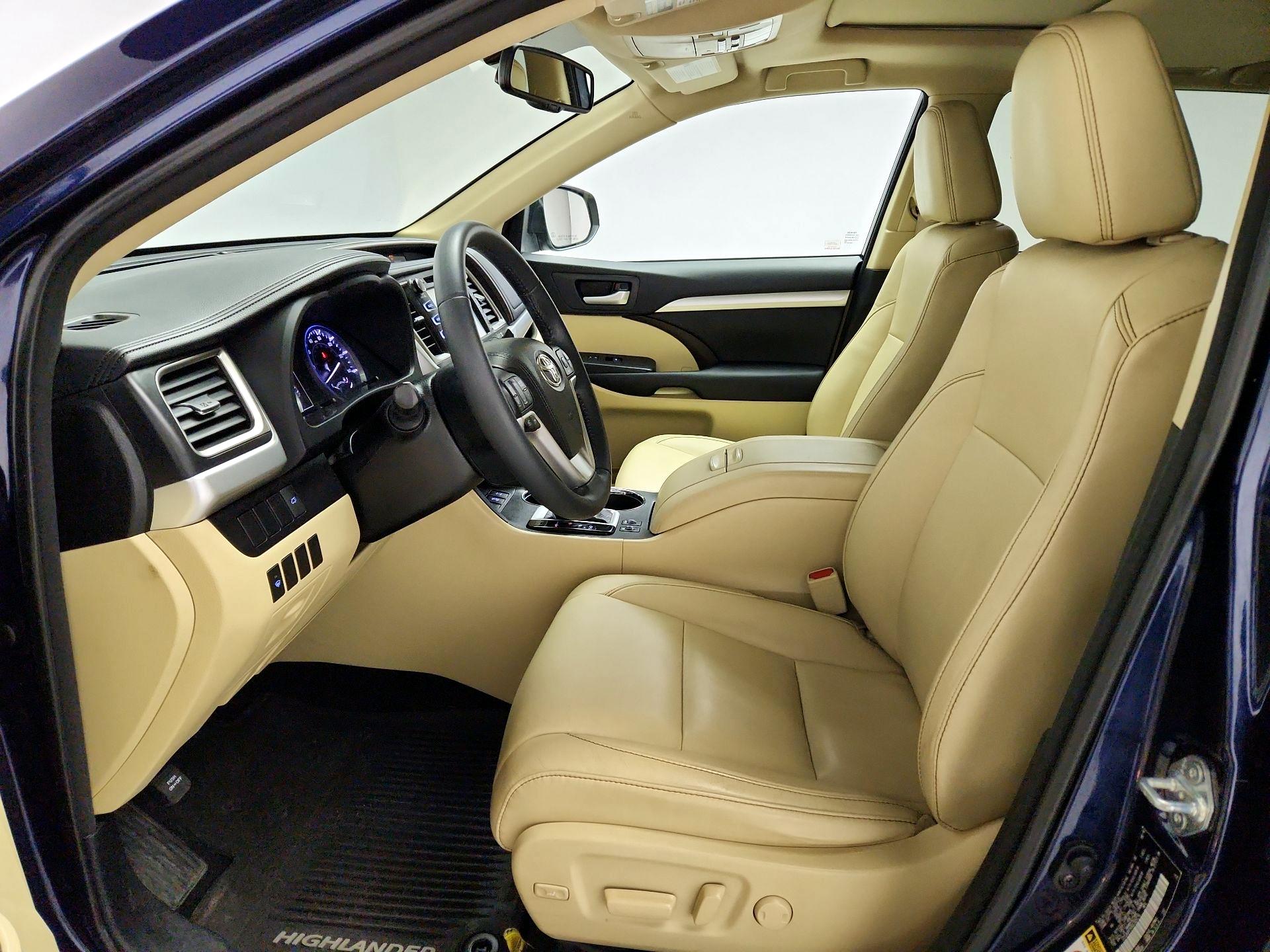 Thumbnail: 2016 Toyota Highlander - 11