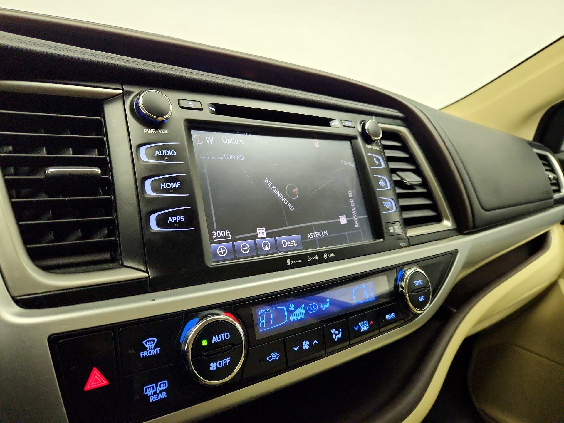 Thumbnail: 2016 Toyota Highlander - 14