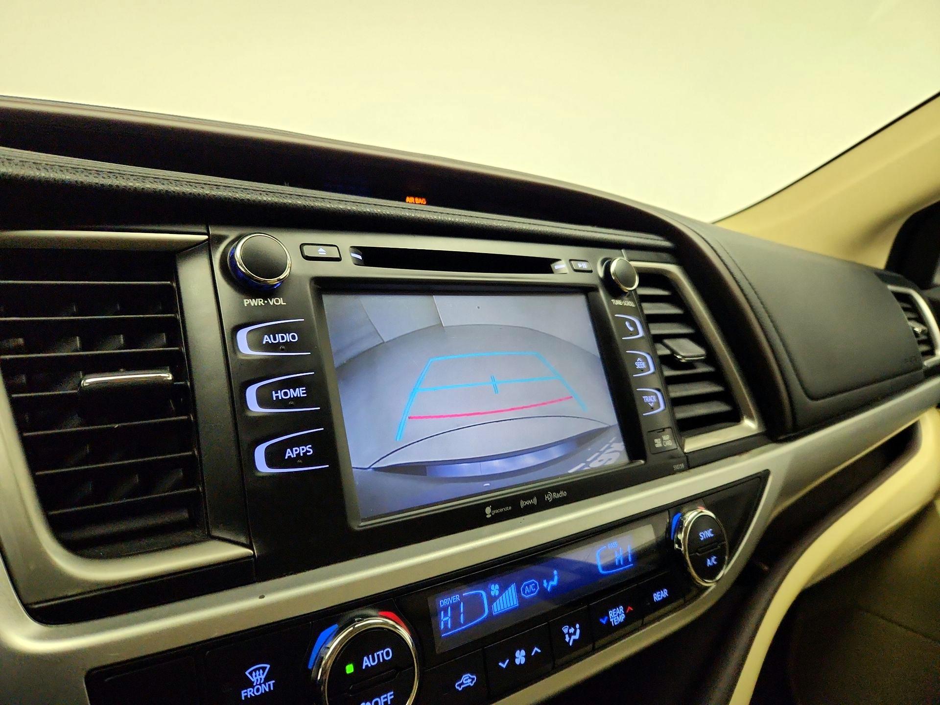 Thumbnail: 2016 Toyota Highlander - 15