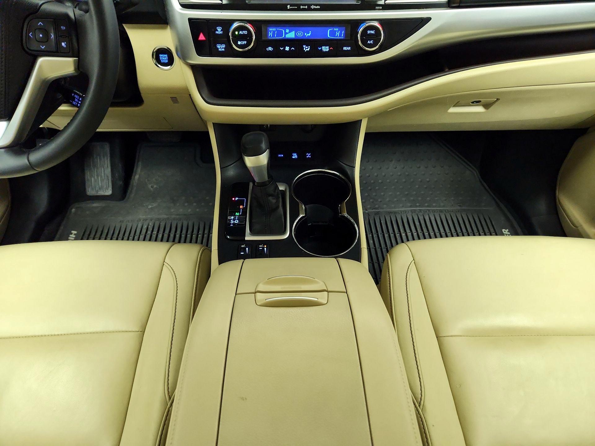 Thumbnail: 2016 Toyota Highlander - 18