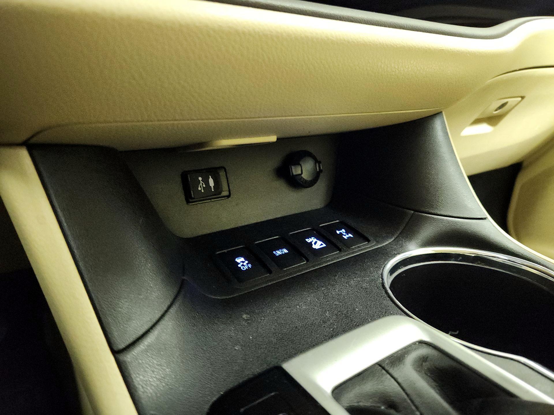 Thumbnail: 2016 Toyota Highlander - 19