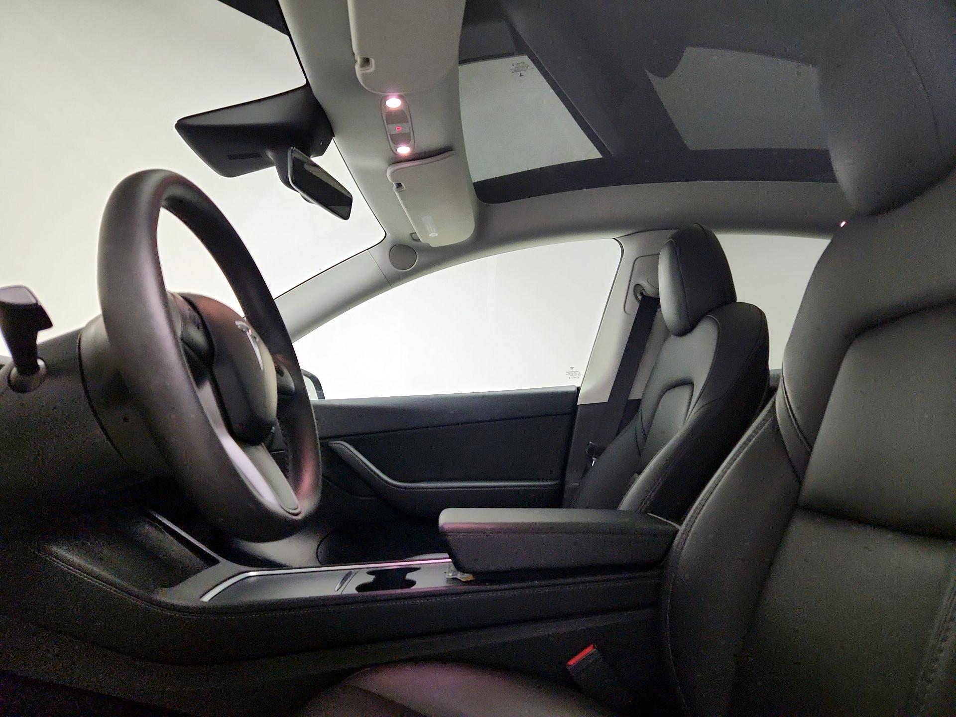 Thumbnail: 2022 Tesla Model Y - 18