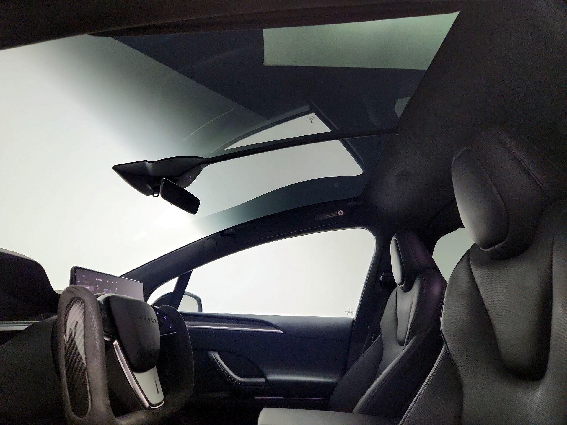 Thumbnail: 2023 Tesla Model X - 18