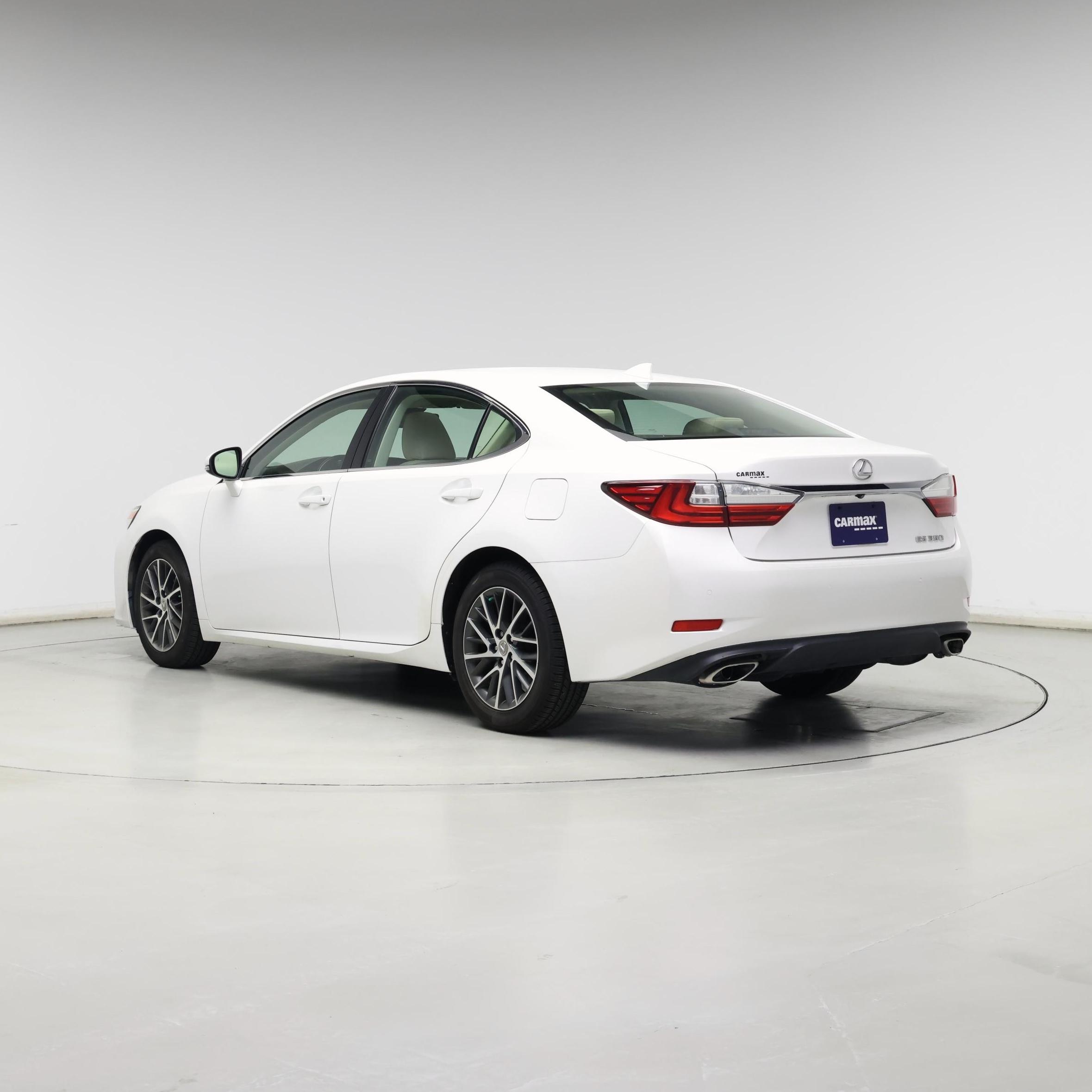 Thumbnail: 2017 Lexus ES - 2
