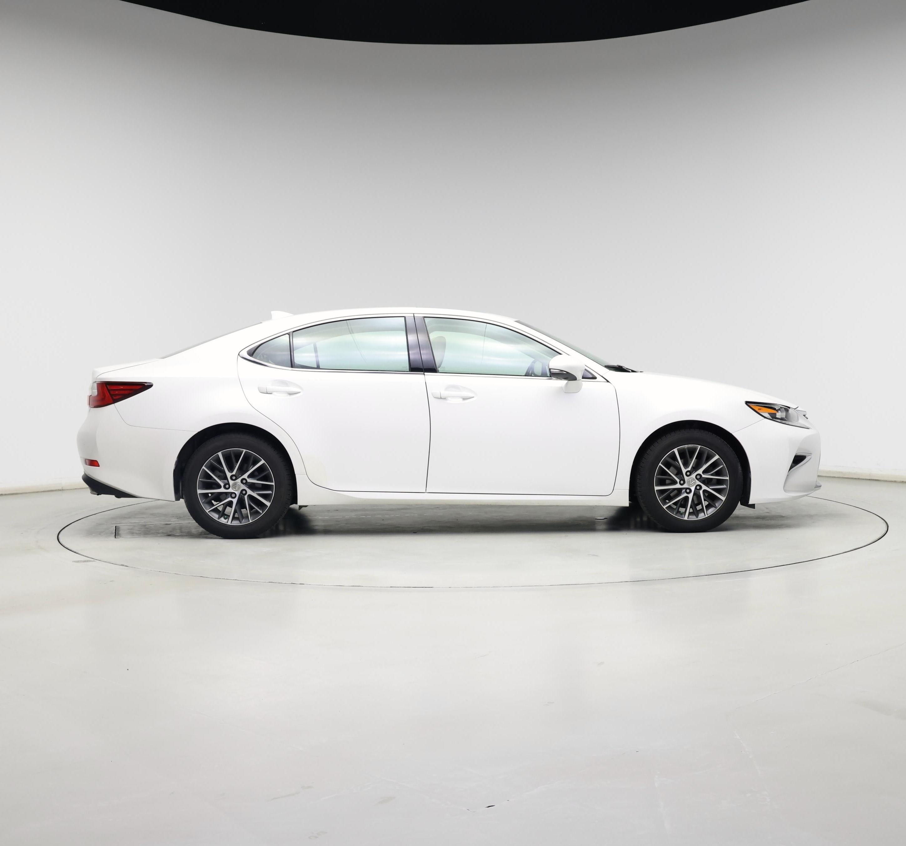 Thumbnail: 2017 Lexus ES - 7
