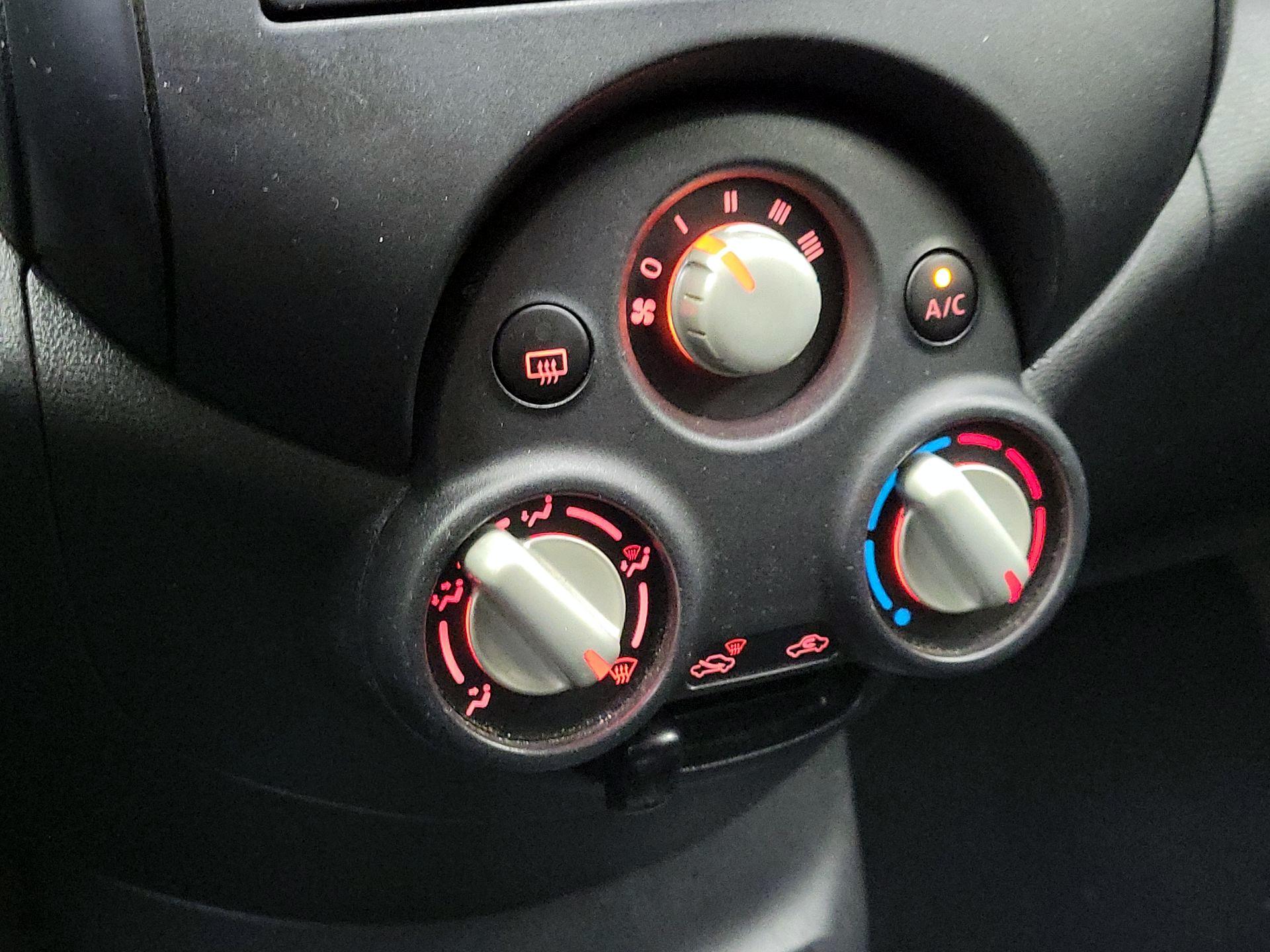 Thumbnail: 2014 Nissan Versa - 15