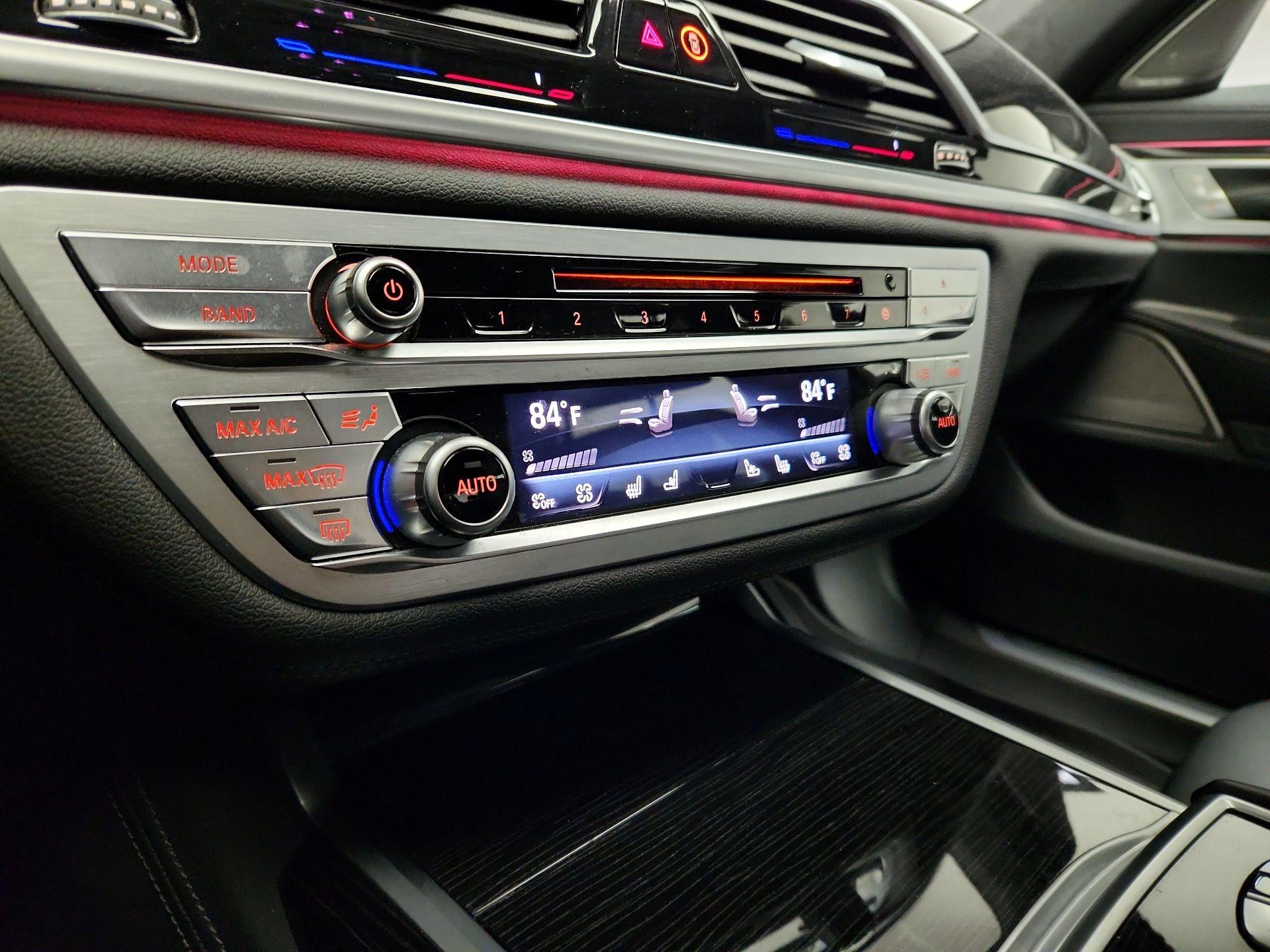 Thumbnail: 2020 BMW 7 Series - 17