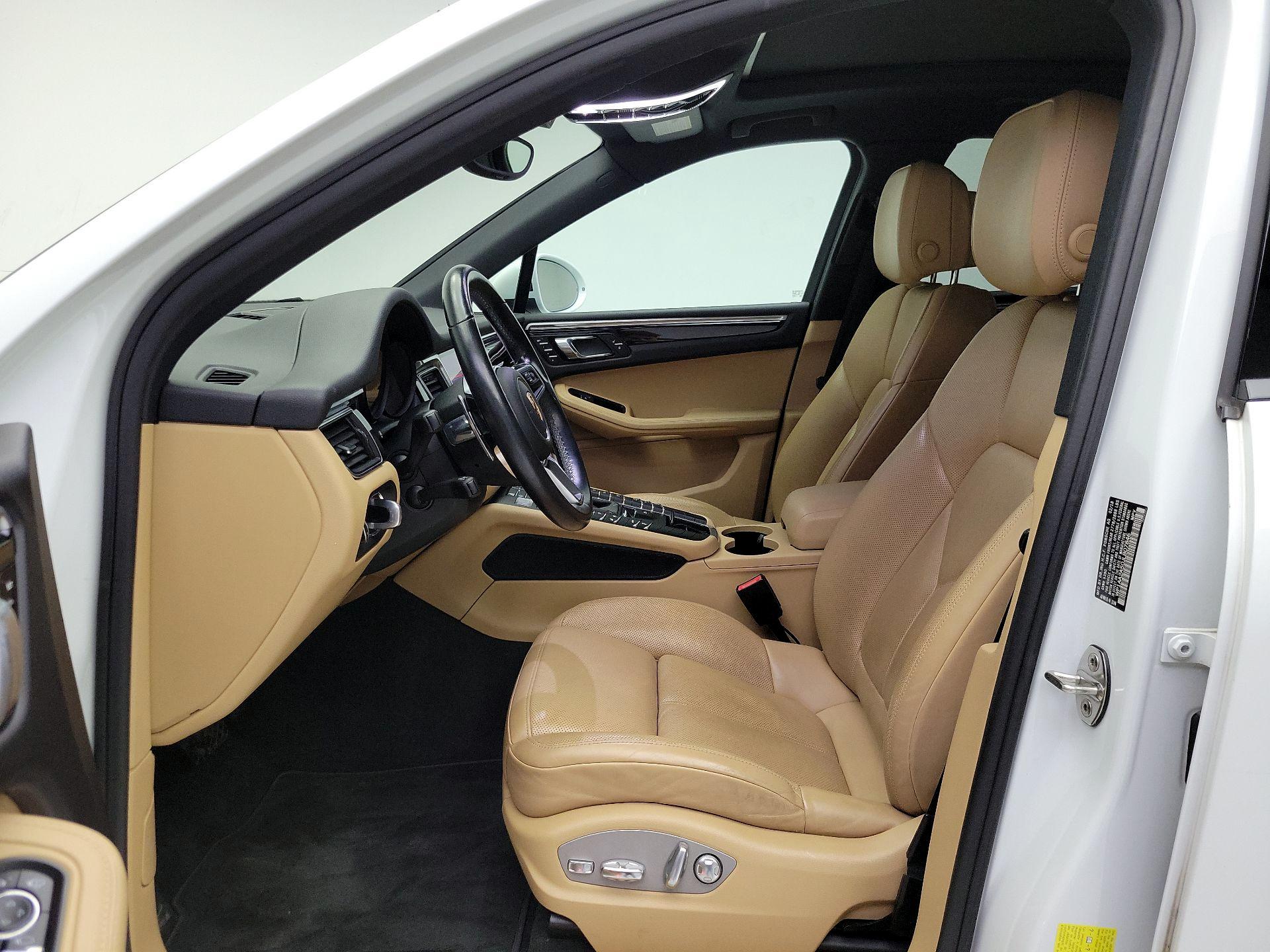 Thumbnail: 2018 Porsche Macan - 11