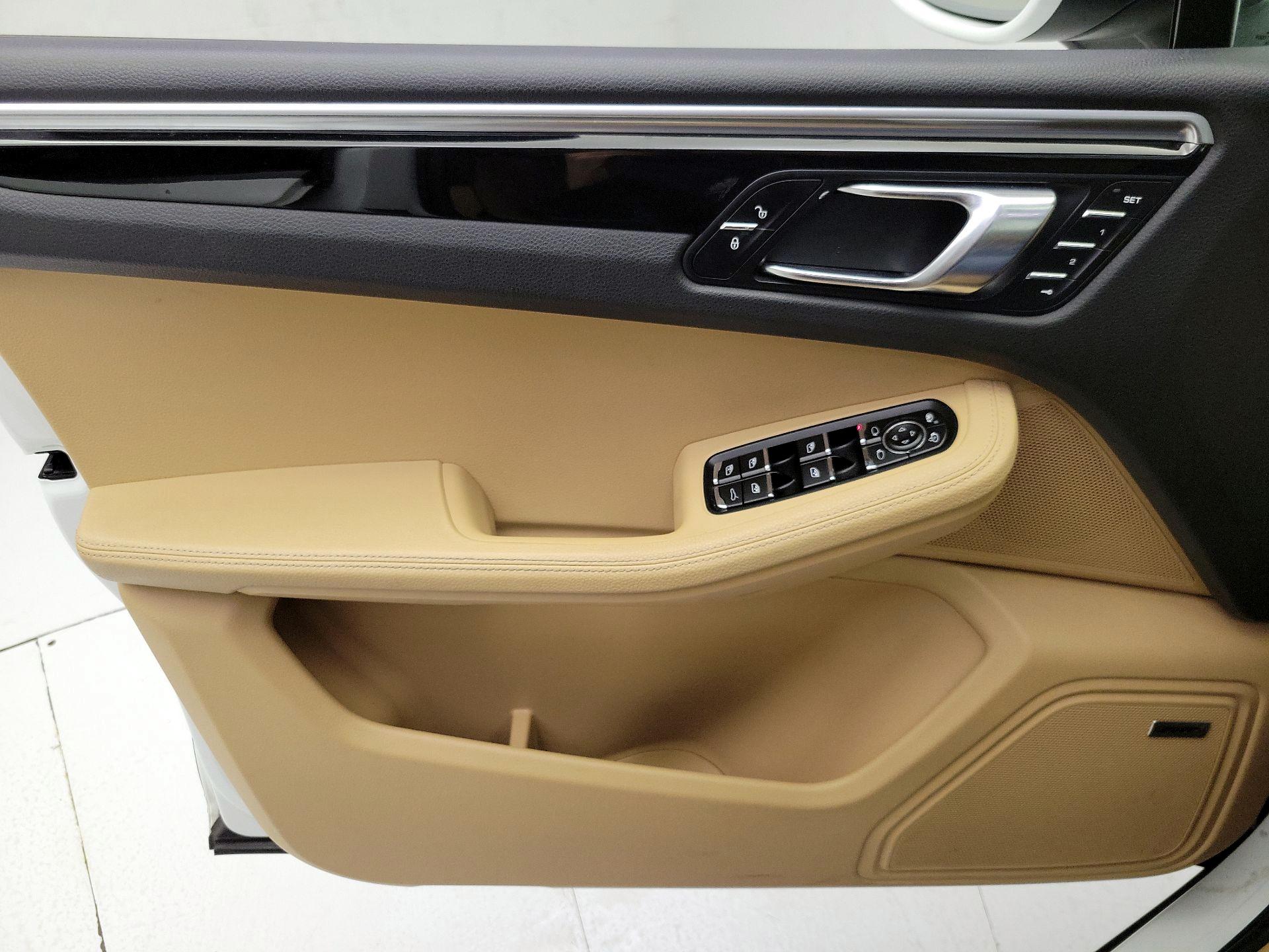 Thumbnail: 2018 Porsche Macan - 12