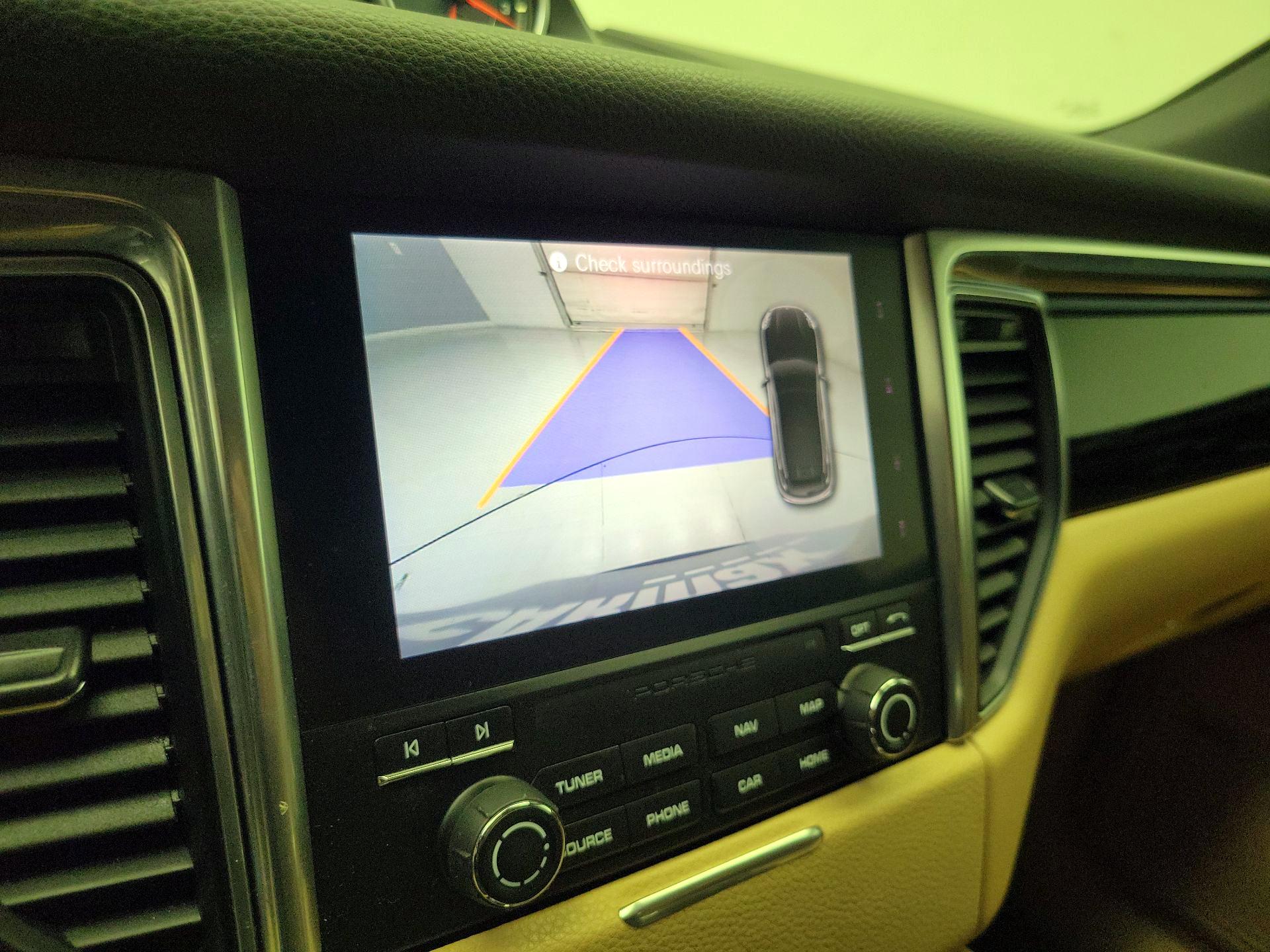 Thumbnail: 2018 Porsche Macan - 15