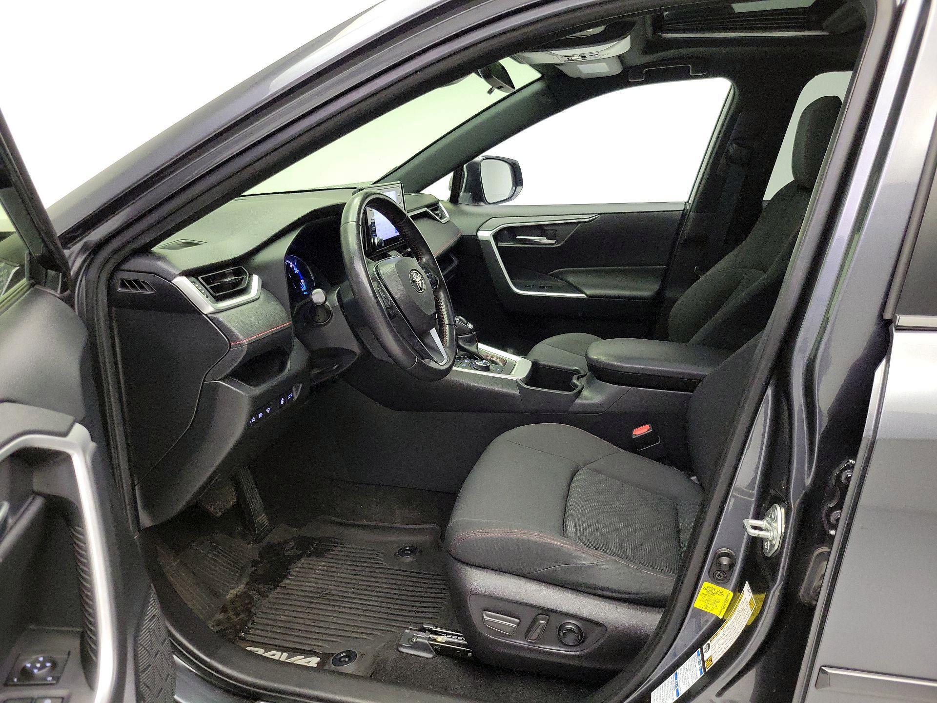 Thumbnail: 2022 Toyota RAV4 - 11