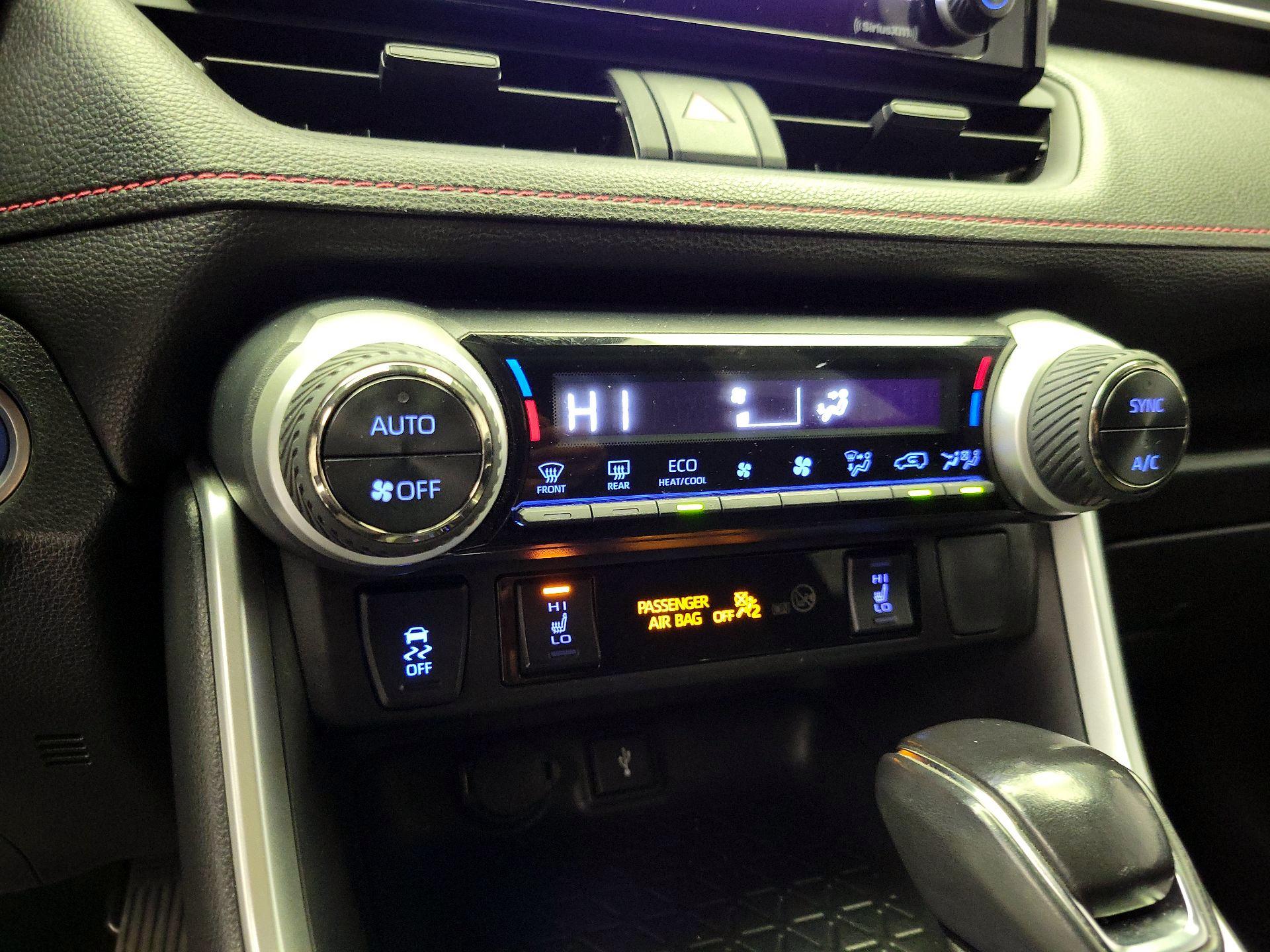 Thumbnail: 2022 Toyota RAV4 - 16