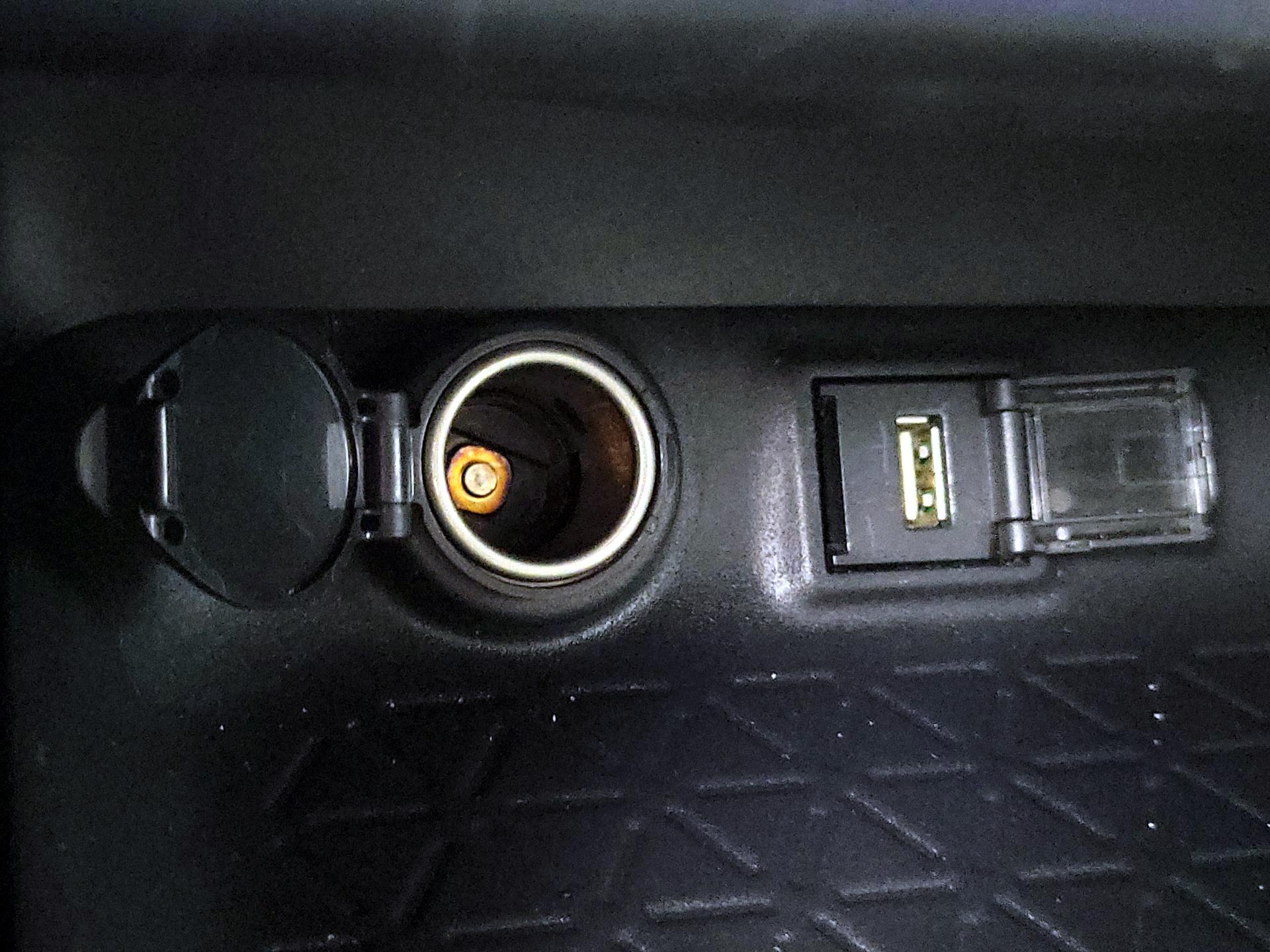 Thumbnail: 2022 Toyota RAV4 - 18